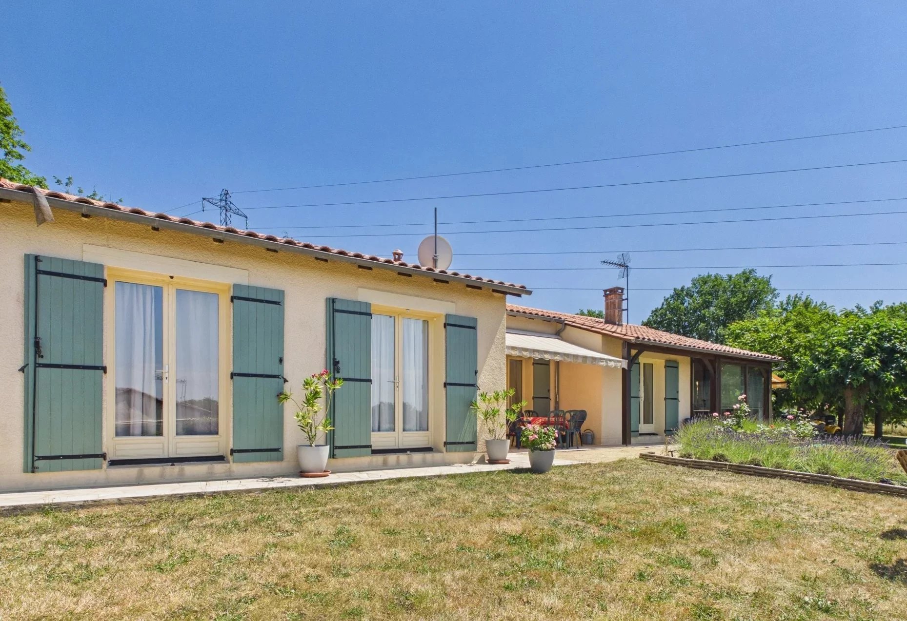 Pretty 3 bedroom bungalow with large garden in super location., Aquitaine – France – BVI86063