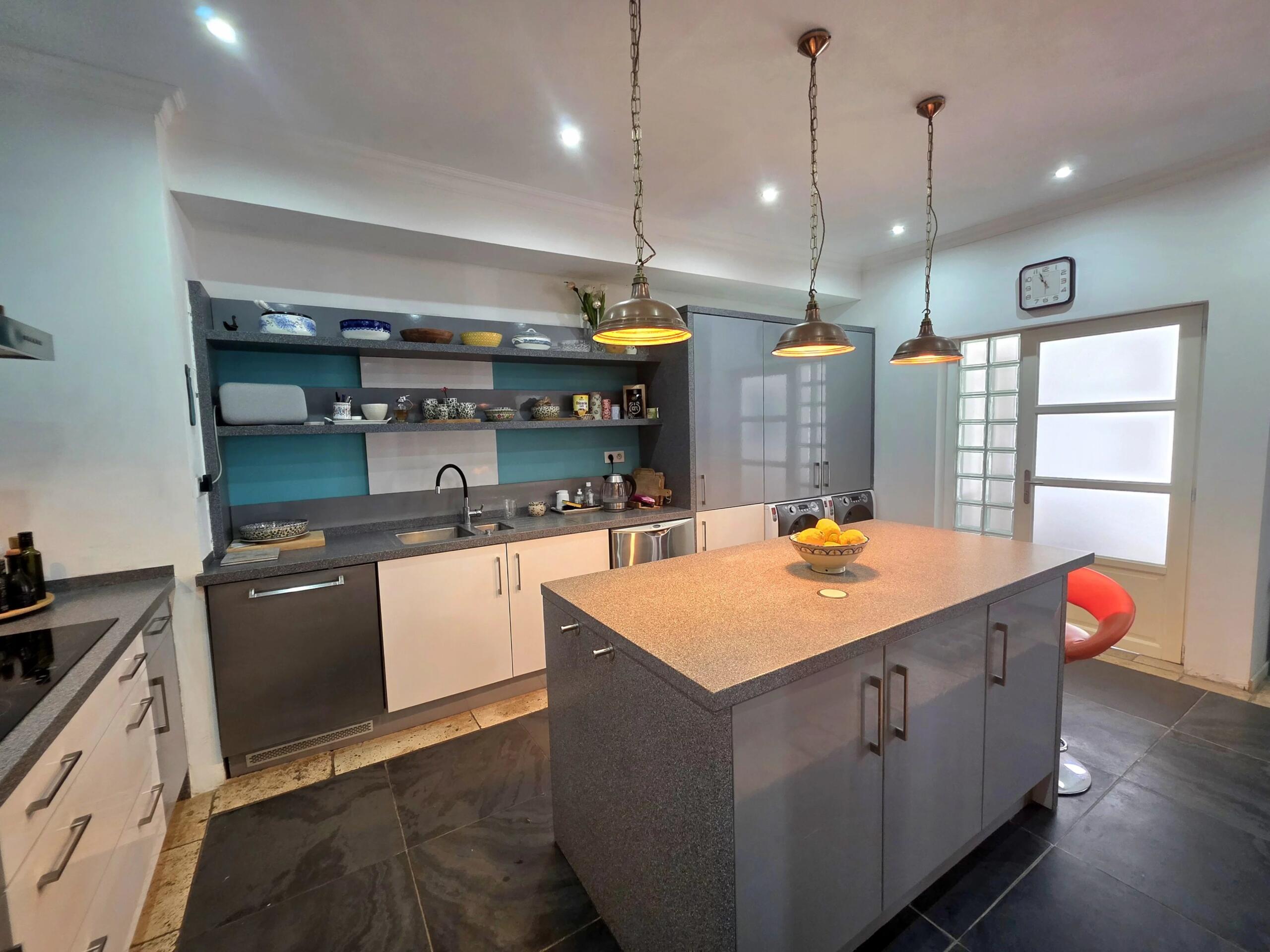 A truly unique and stylish townhouse in the heart of Eymet, Aquitaine – France – BVI86174