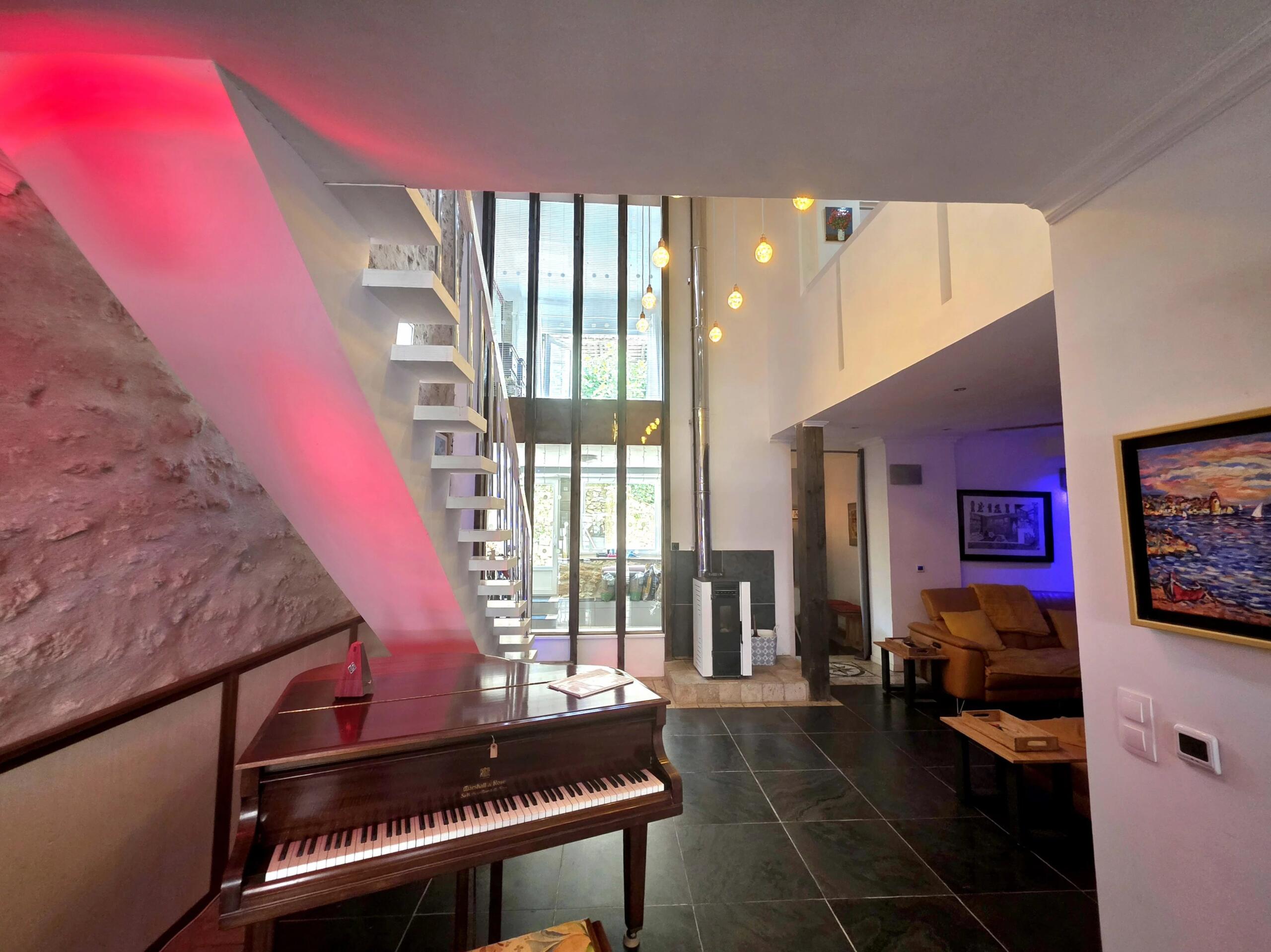 A truly unique and stylish townhouse in the heart of Eymet, Aquitaine – France – BVI86174
