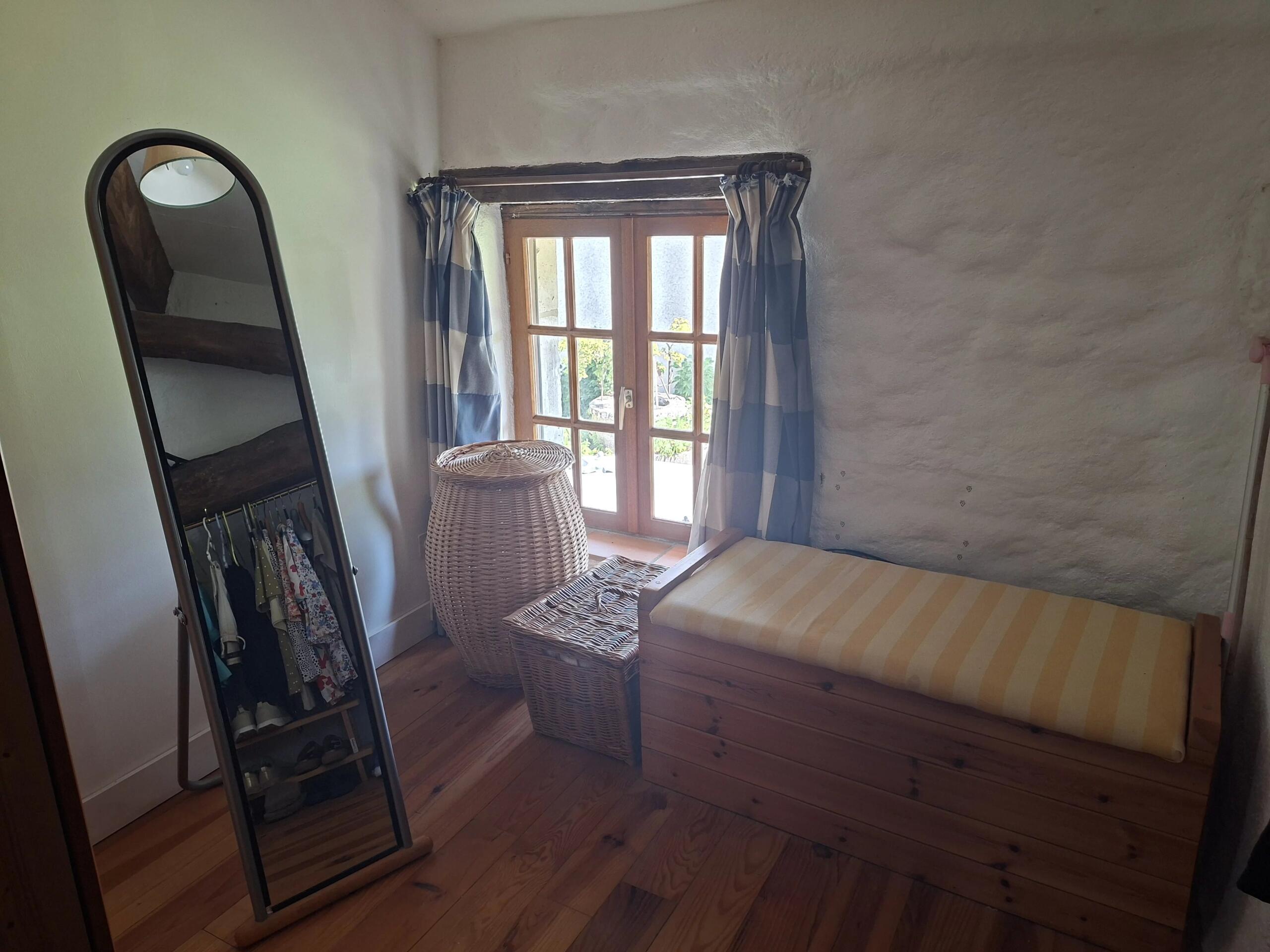 Pretty 2 bedroom house on a village Copropriété, Poitou-Charentes – France – BVI71250