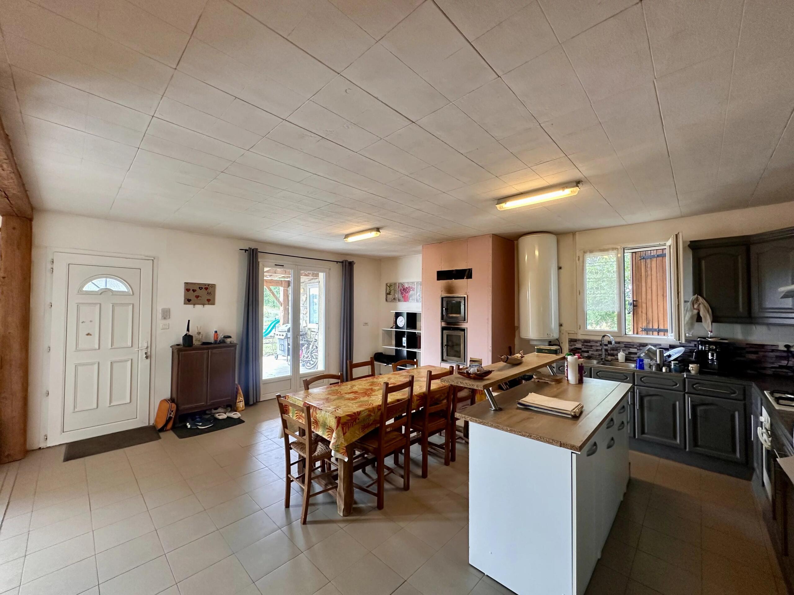 Country Home with Studio, Barn and Far-Reaching Rural Views, Aquitaine – France – BVI86310