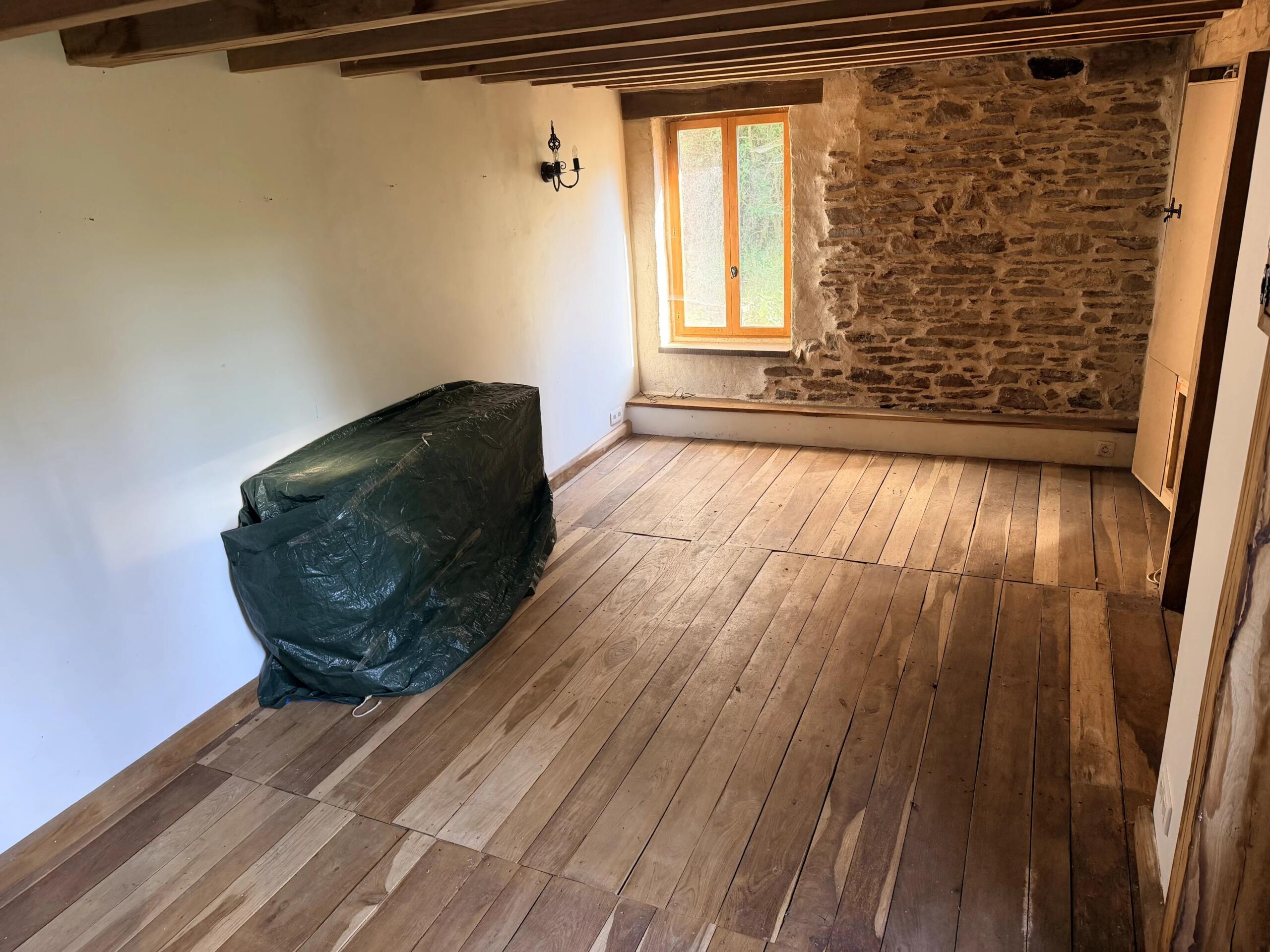 House to finish renovating in tranquil location, Limousin – France – BVI86325