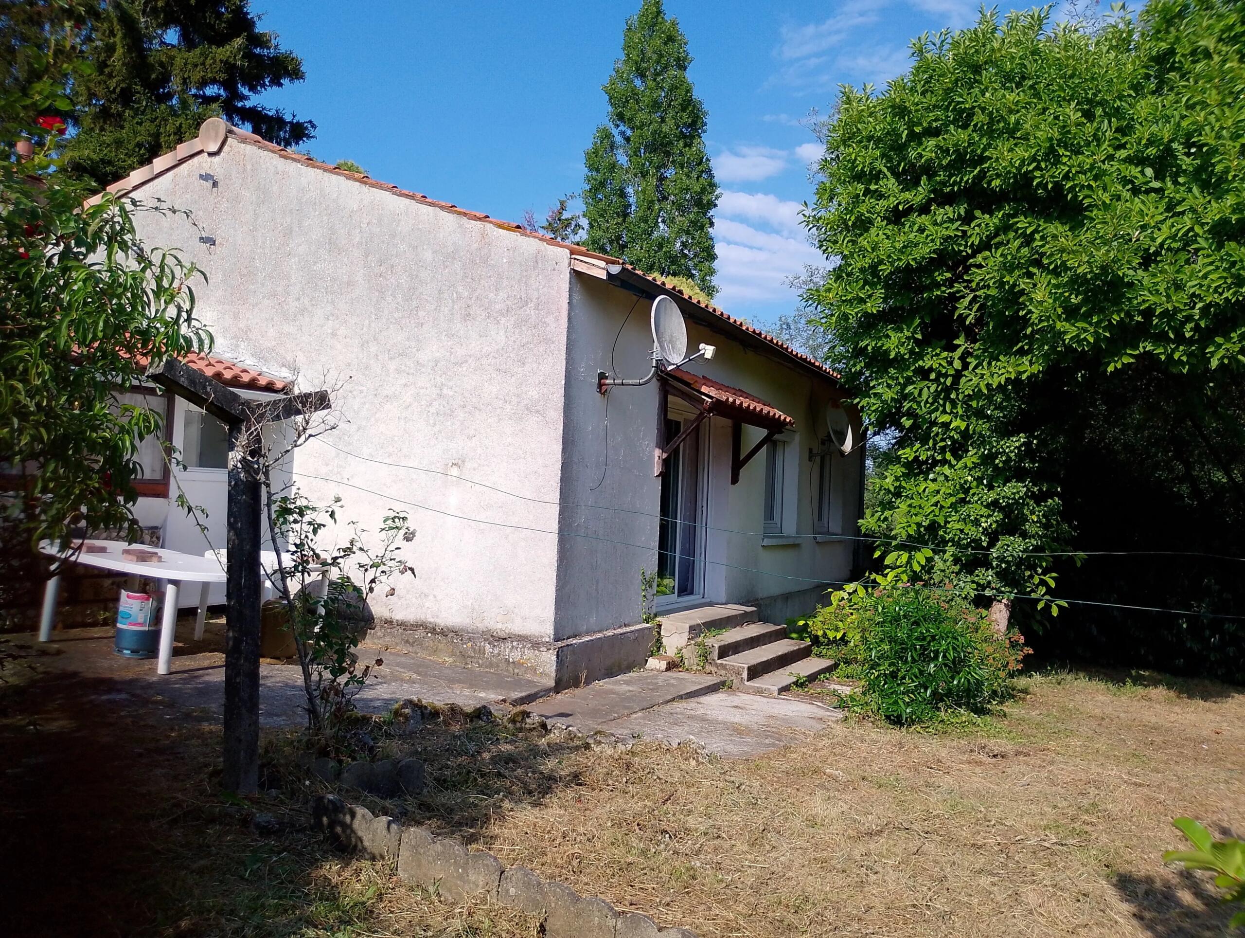 Near Jonzac, Poitou-Charentes – France – BVI84934
