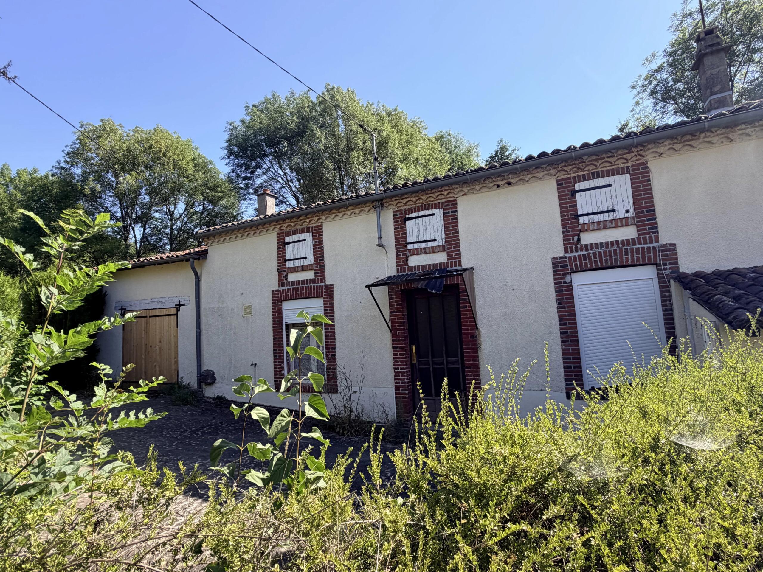 Detached 3 bedroom house in a quiet hamlet, just 10 min from major towns, Limousin – France – BVI86322