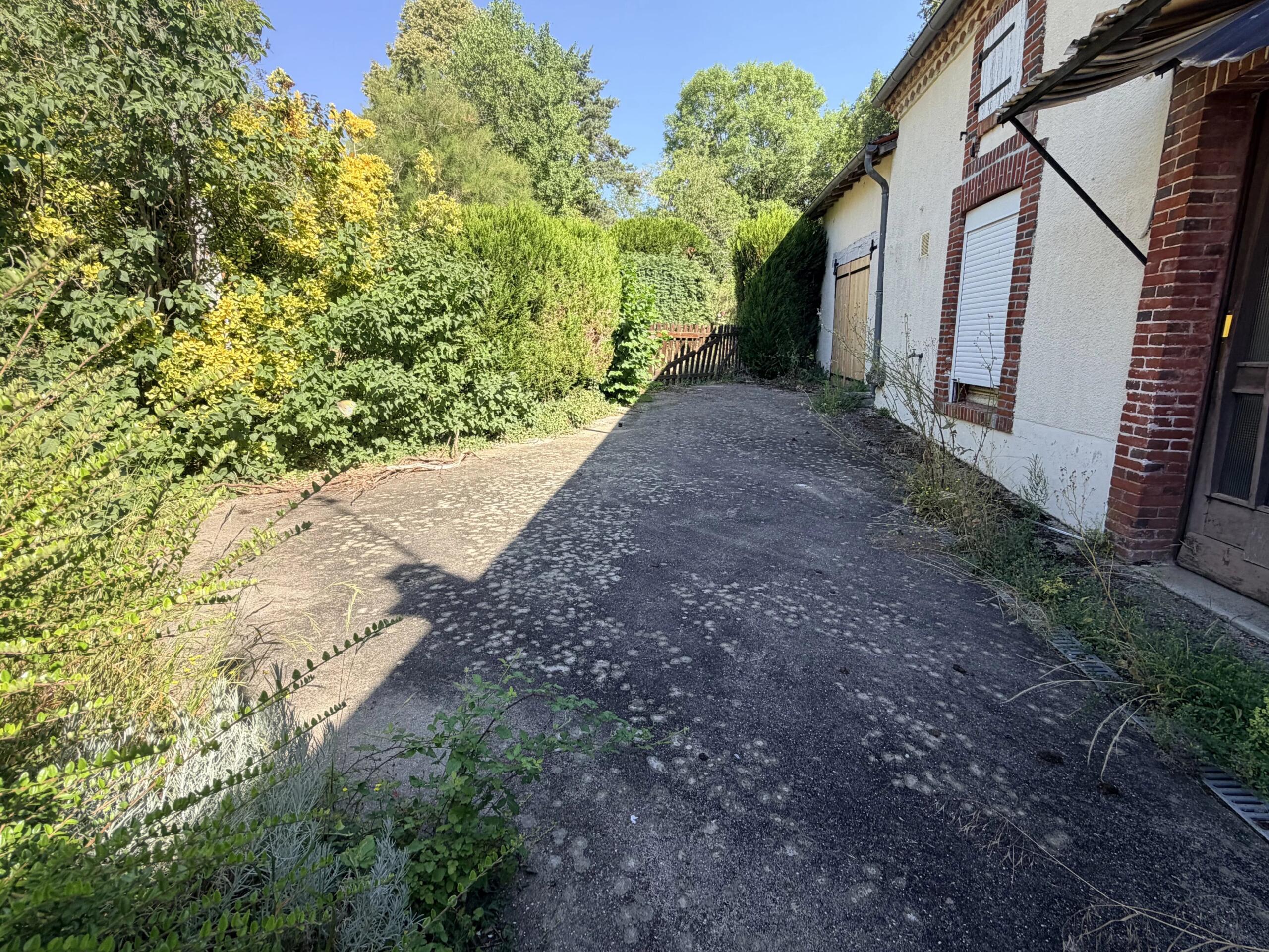 Detached 3 bedroom house in a quiet hamlet, just 10 min from major towns, Limousin – France – BVI86322
