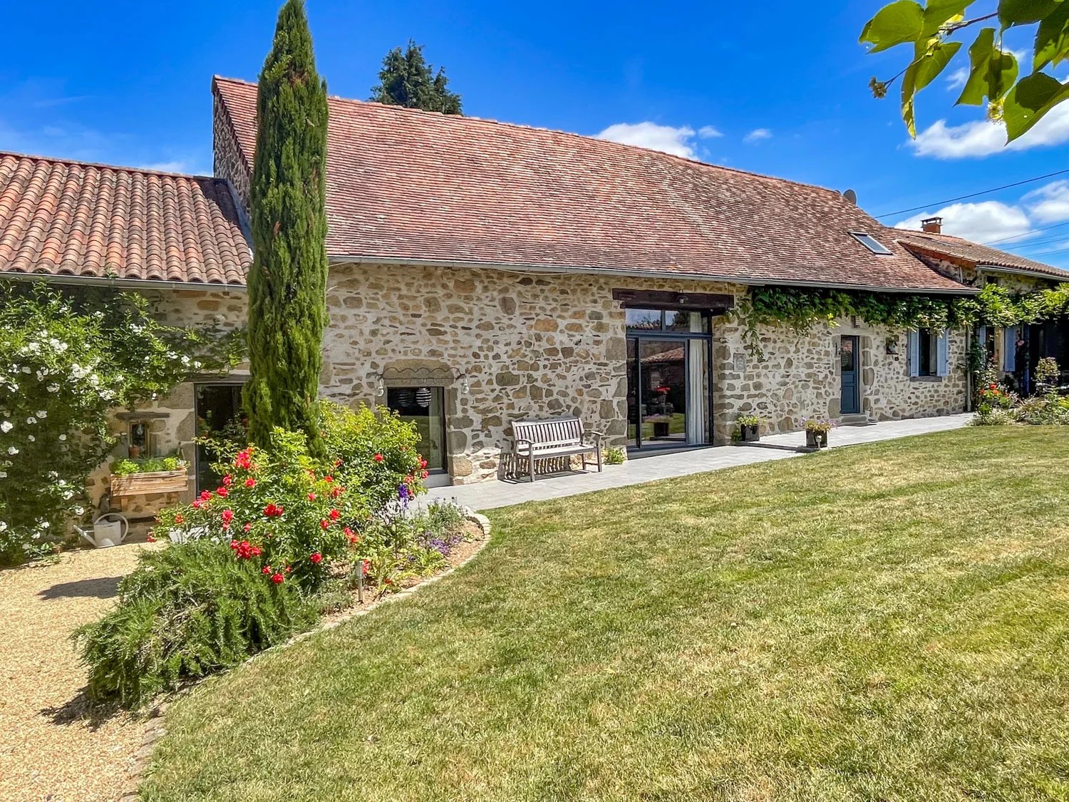 Two stone interconnected houses with lovely pool and outbuildings, Aquitaine – France – BVI86086