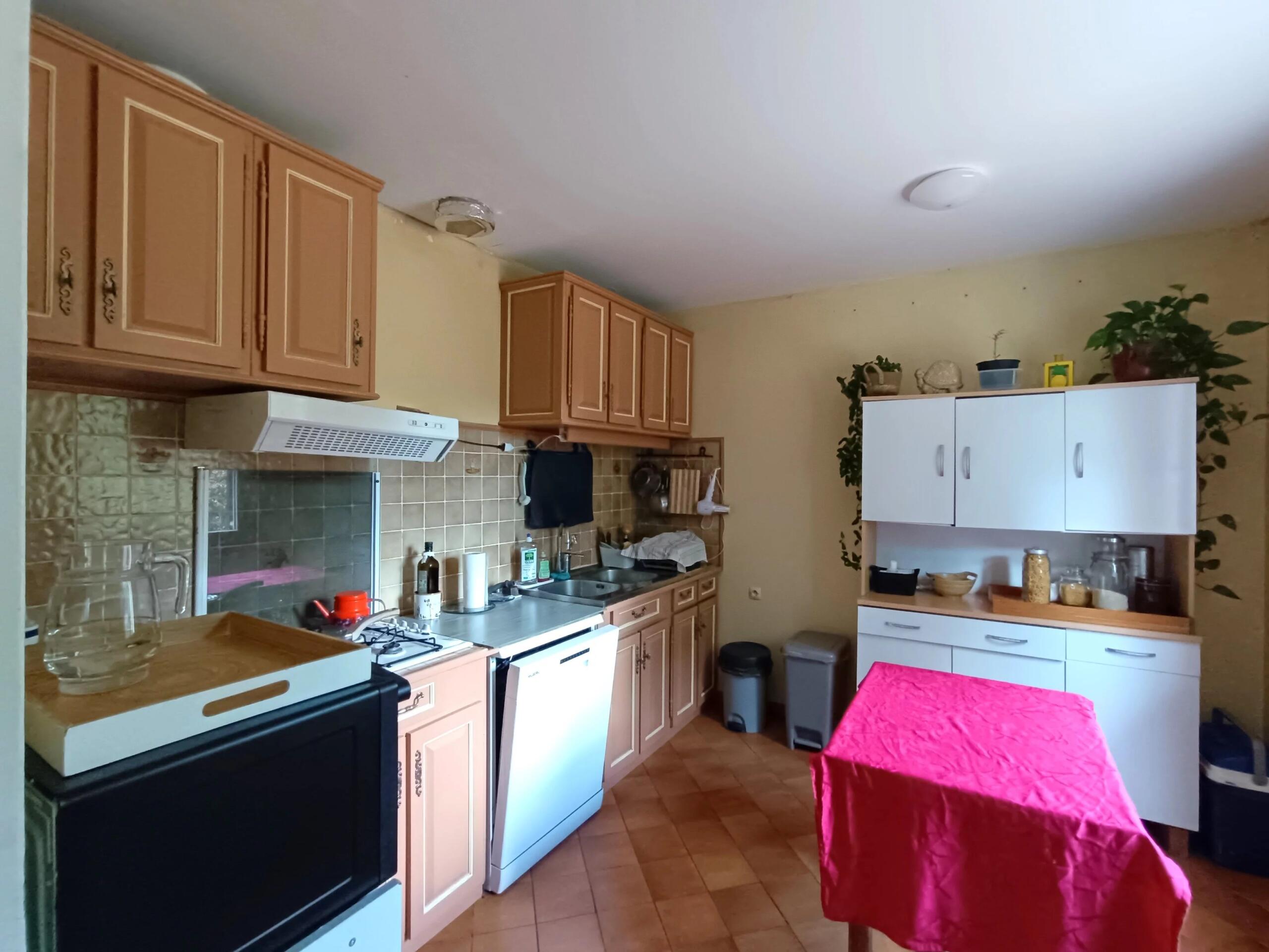 A picturesque setting just an hour from the beach, Poitou-Charentes – France – BVI85259