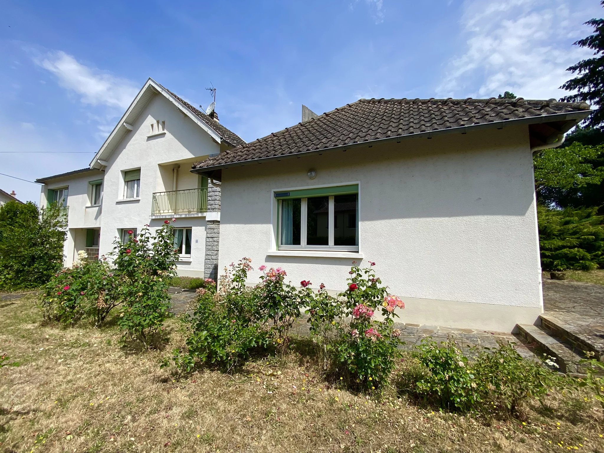 Charming family home with large garden near Bellac, Limousin – France – BVI86241