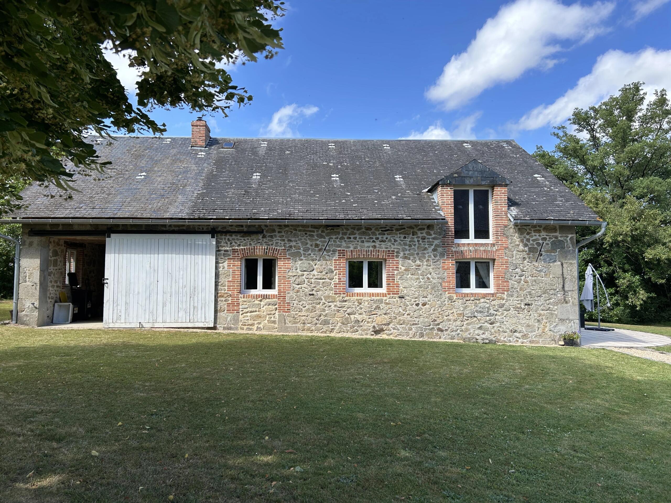 Three stunning properties in their own hamlet, Limousin – France – BVI86059