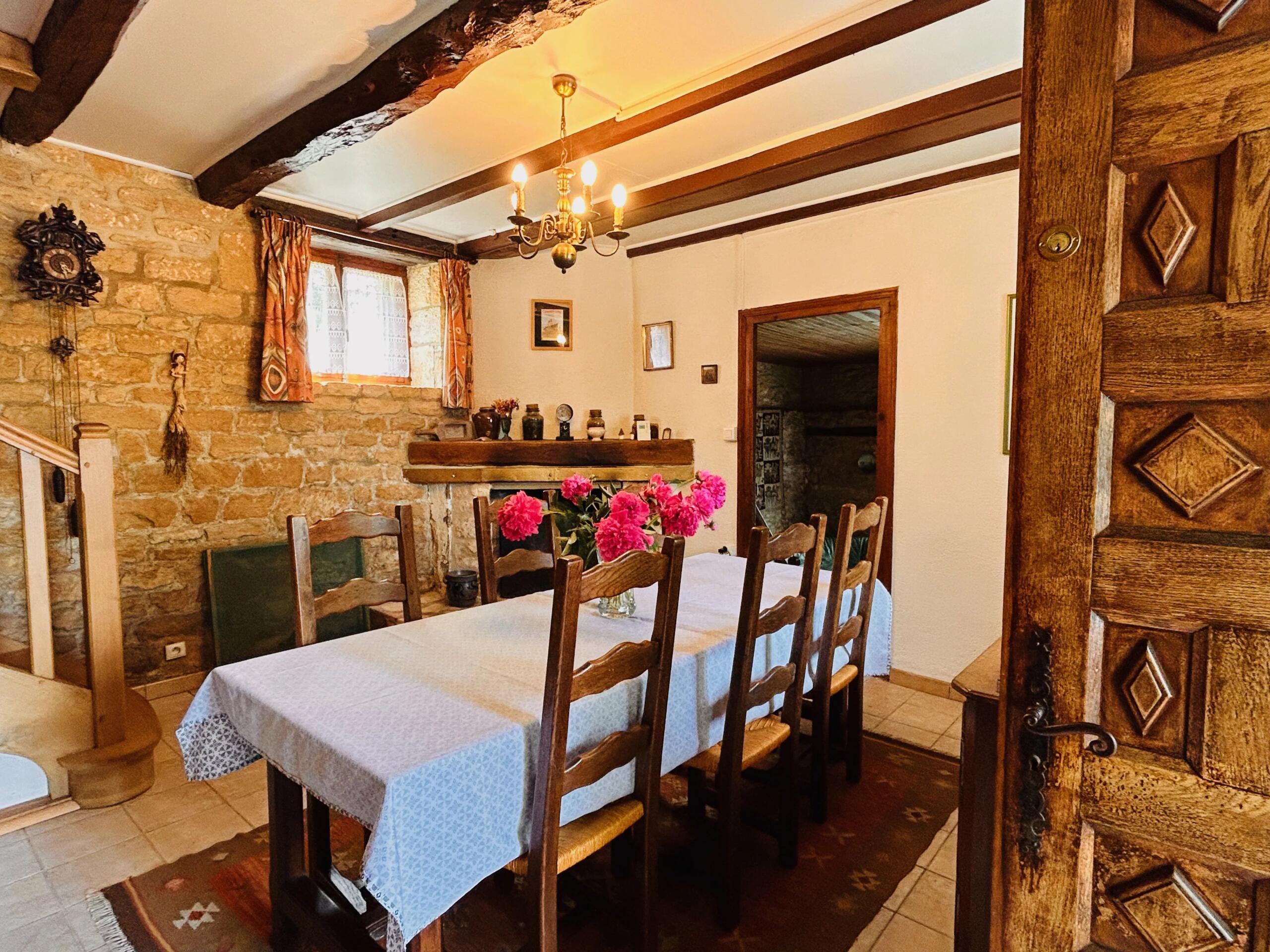 French country house with guest house, pool and private gardens near Gourdon, Midi-Pyrénées – France – BVI83274