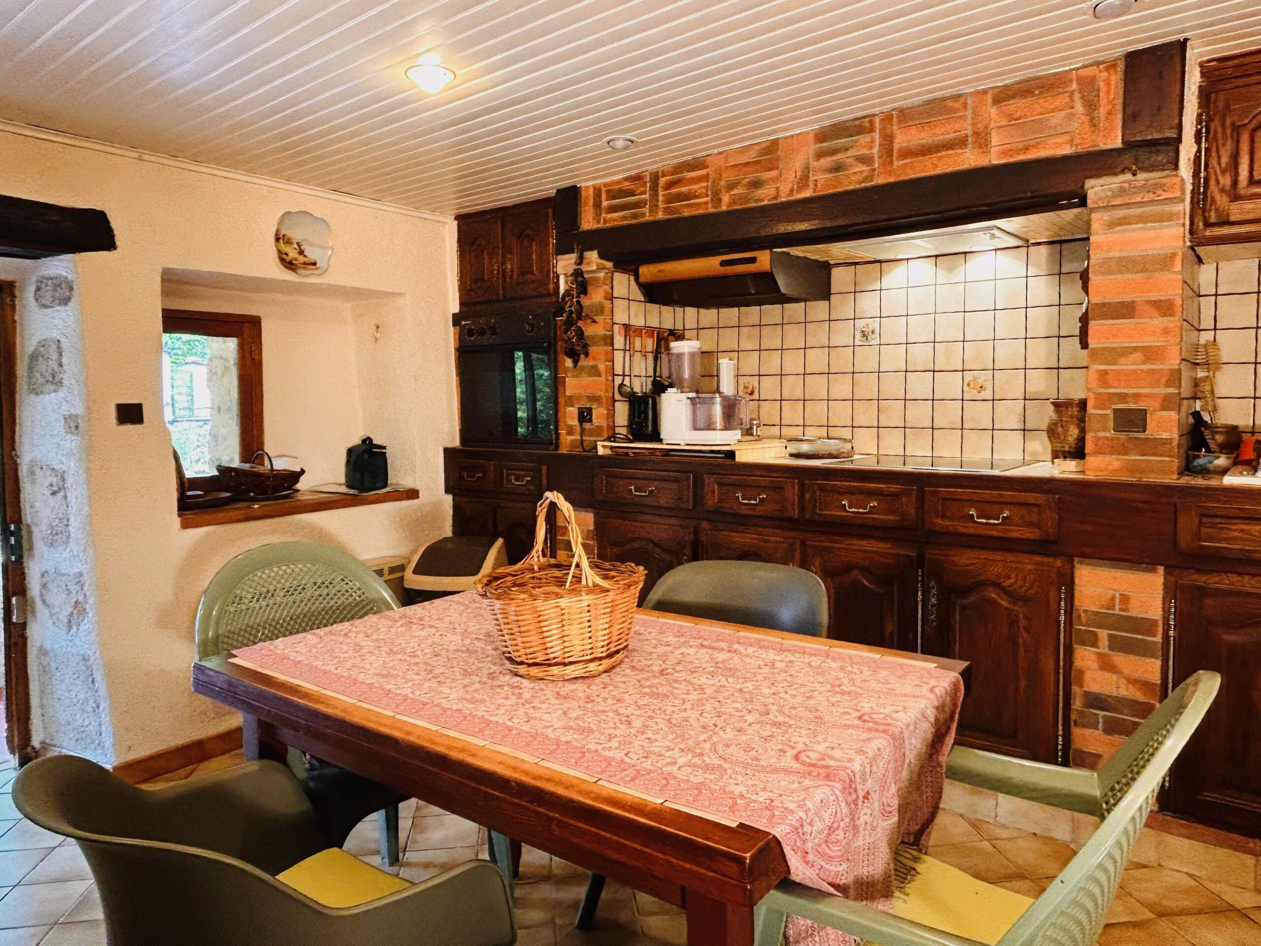 French country house with guest house, pool and private gardens near Gourdon, Midi-Pyrénées – France – BVI83274