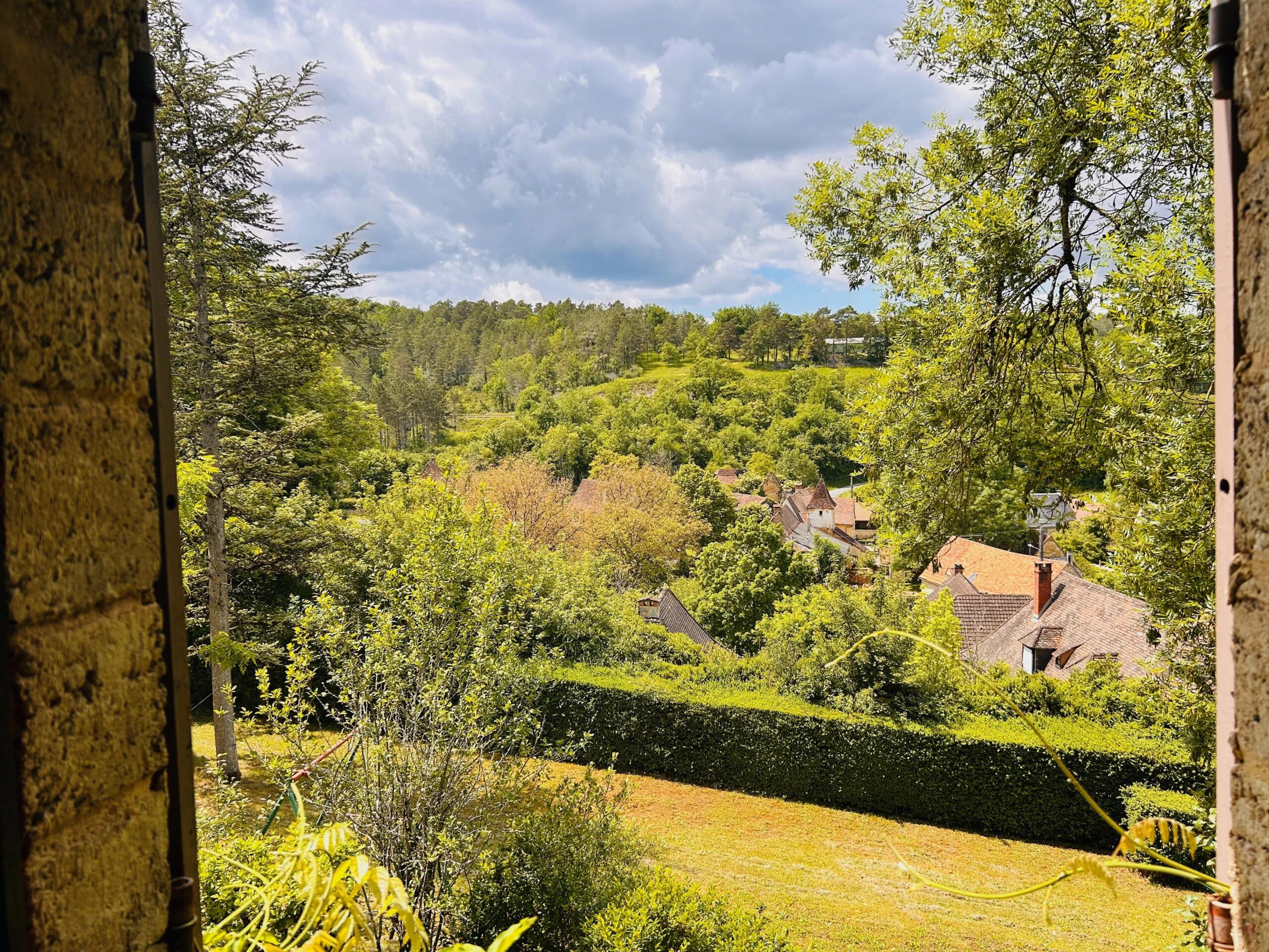French country house with guest house, pool and private gardens near Gourdon, Midi-Pyrénées – France – BVI83274
