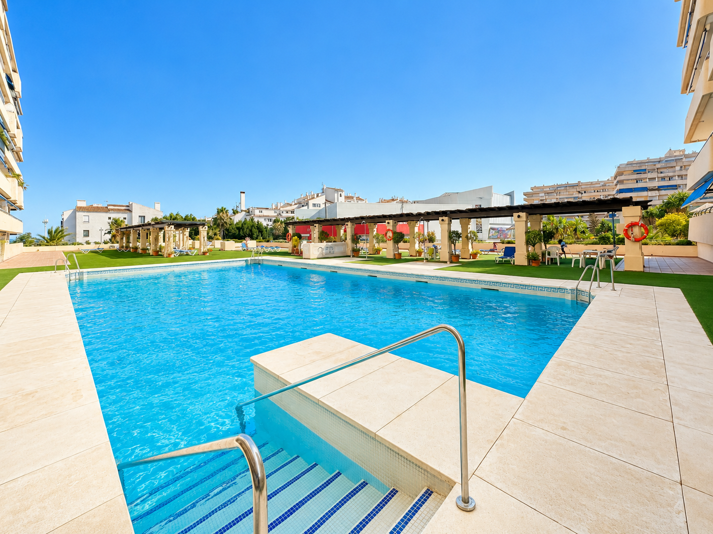 2 bedroom Apartment in Marbella, Malaga, Spain – 428-05554E
