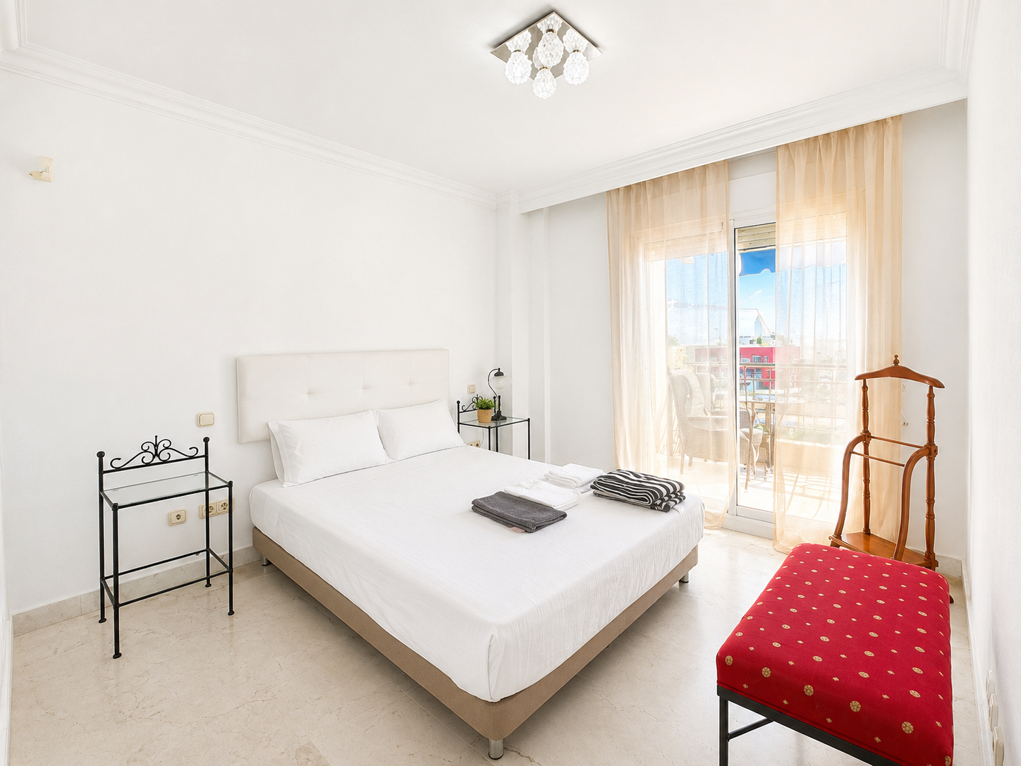 2 bedroom Apartment in Marbella, Malaga, Spain – 428-05554E