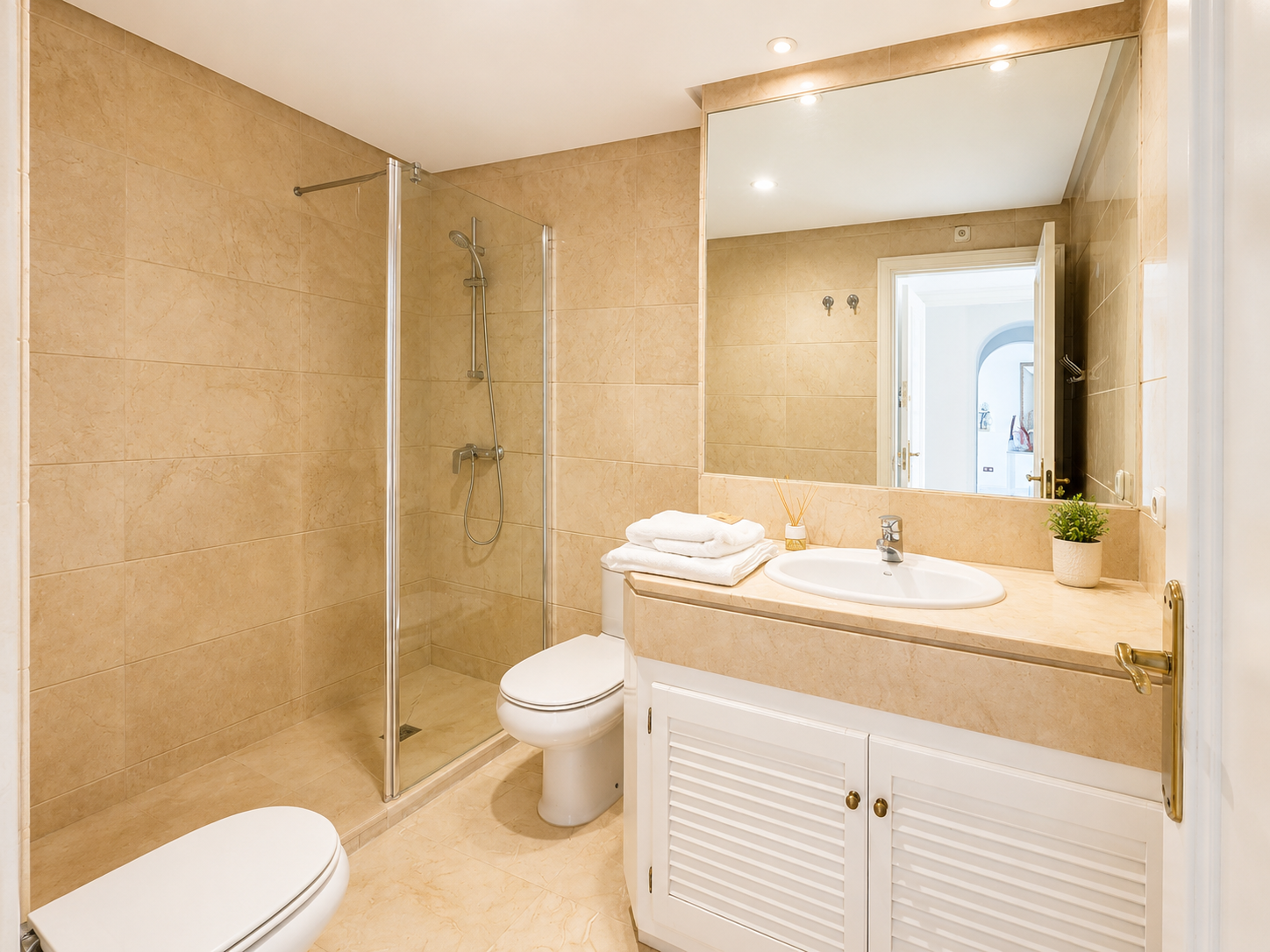 2 bedroom Apartment in Marbella, Malaga, Spain – 428-05554E