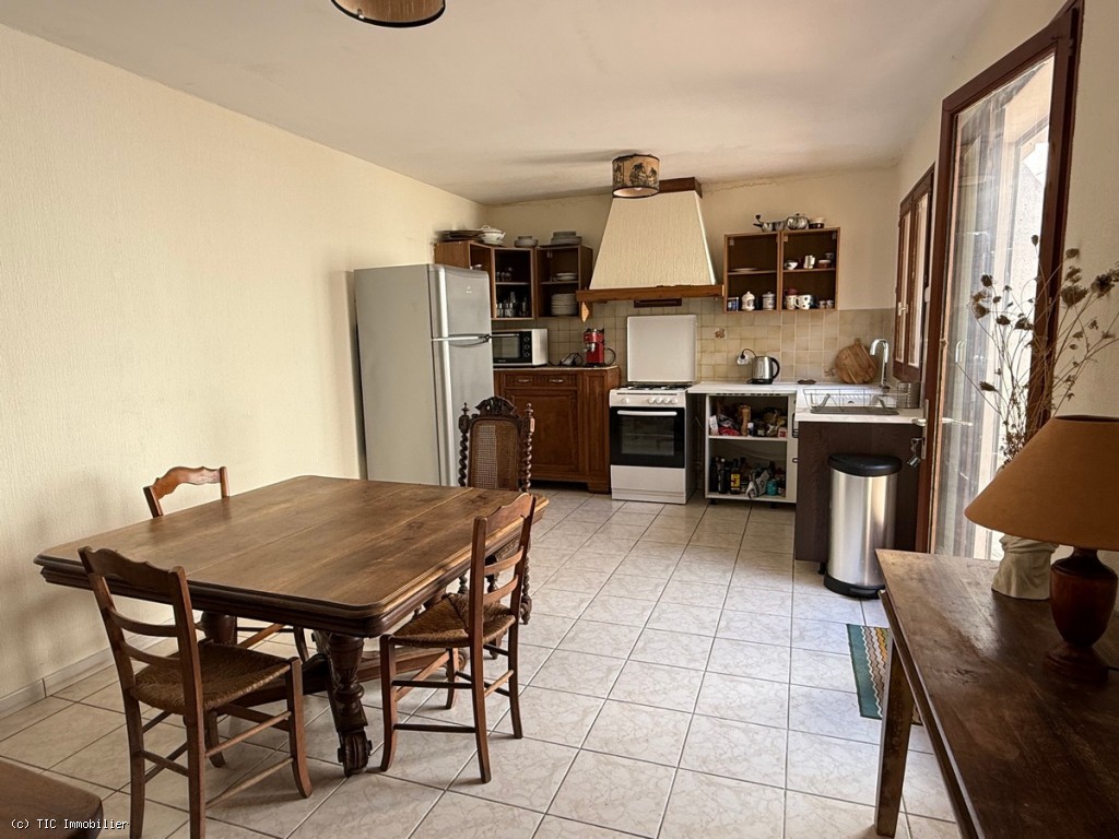 2 bedroom House in Verteuil-Sur-Charente, France – r7534