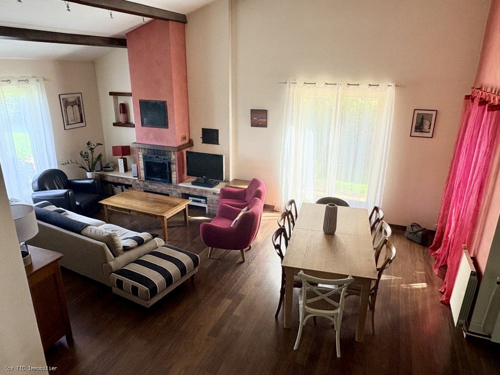2 bedroom House in Ruffec, France – r7530