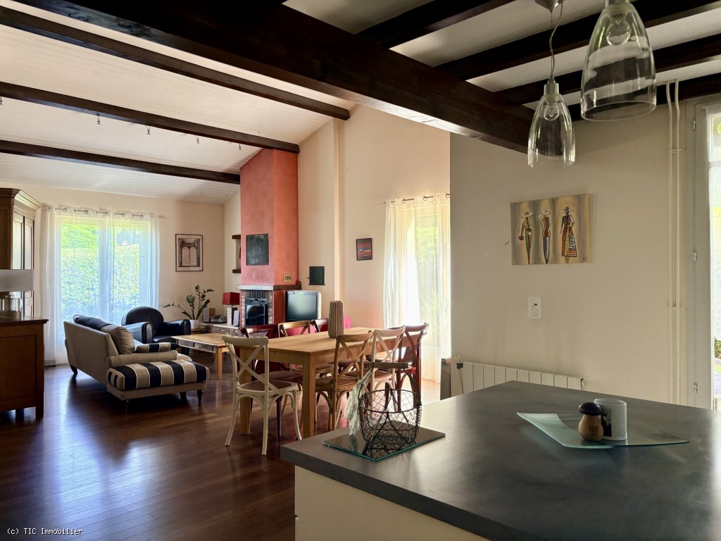 2 bedroom House in Ruffec, France – r7530