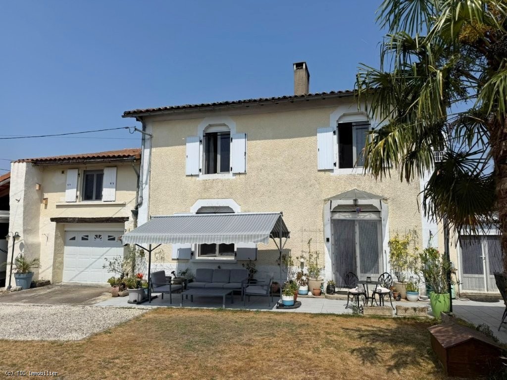 4 bedroom House in Sauze-Vaussais, Sauzé-Vaussais, France – r7521