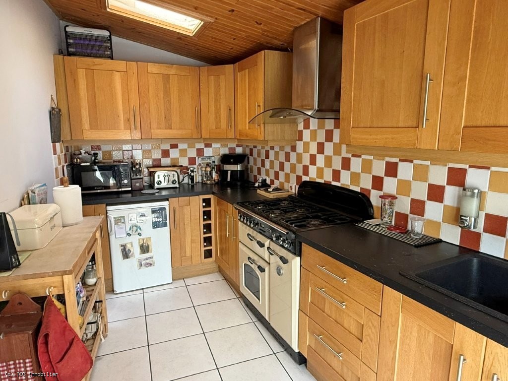 4 bedroom House in Sauze-Vaussais, Sauzé-Vaussais, France – r7521