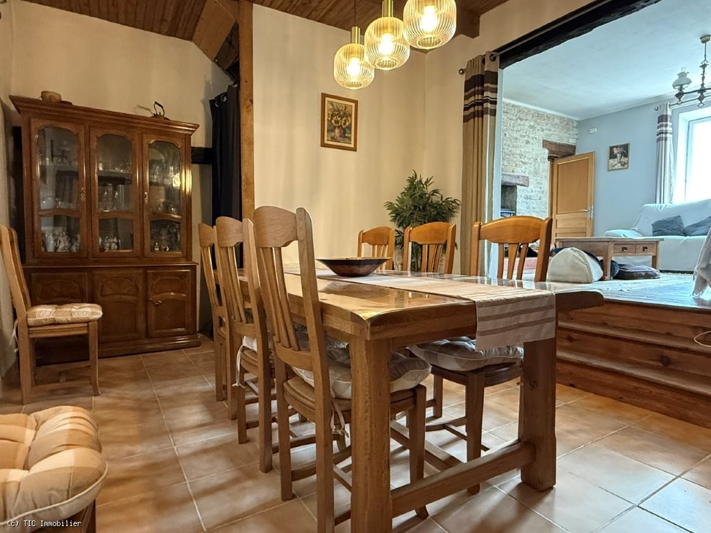4 bedroom House in Sauze-Vaussais, Sauzé-Vaussais, France – r7521