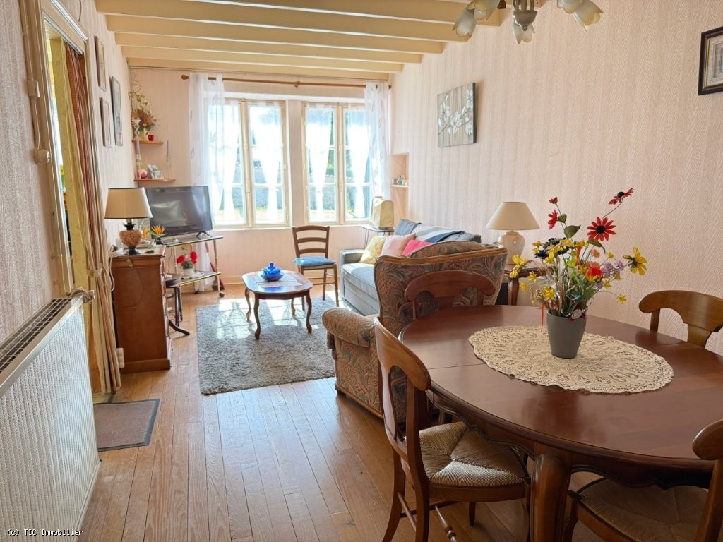 2 bedroom House in Ruffec, France – r7519