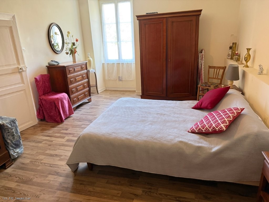 2 bedroom House in Ruffec, France – r7519