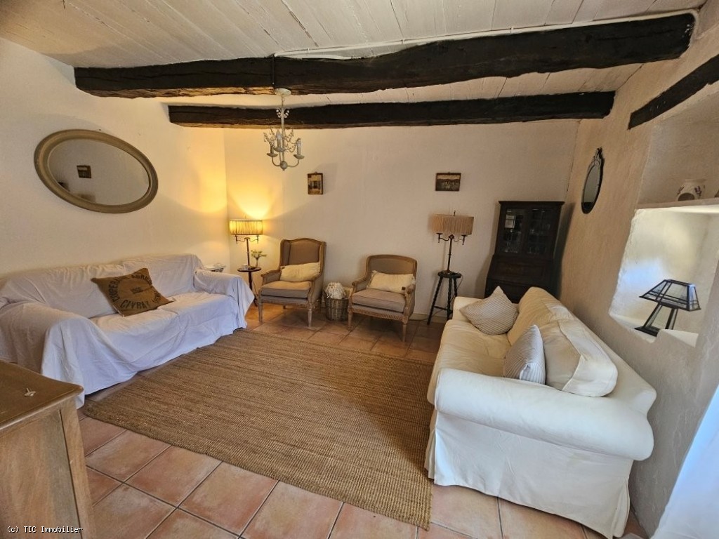 2 bedroom House in Blanzay, France – r7515