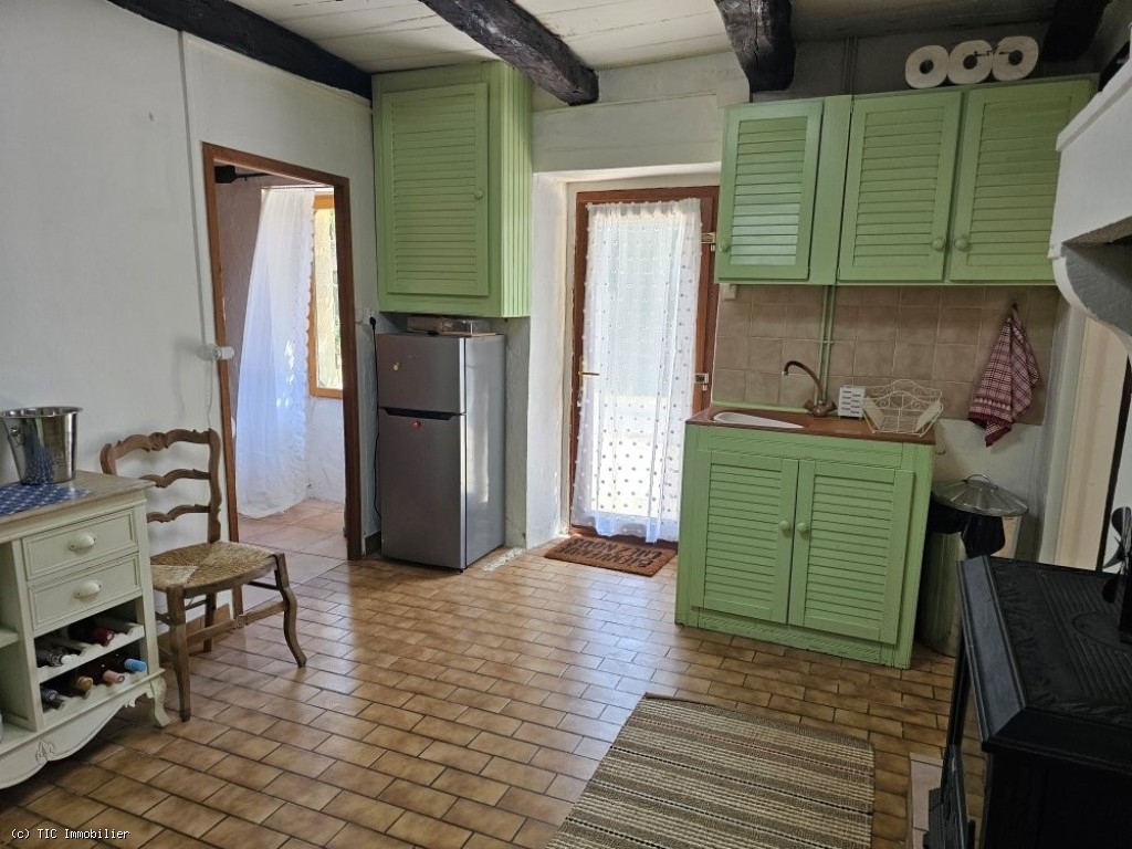 2 bedroom House in Blanzay, France – r7515