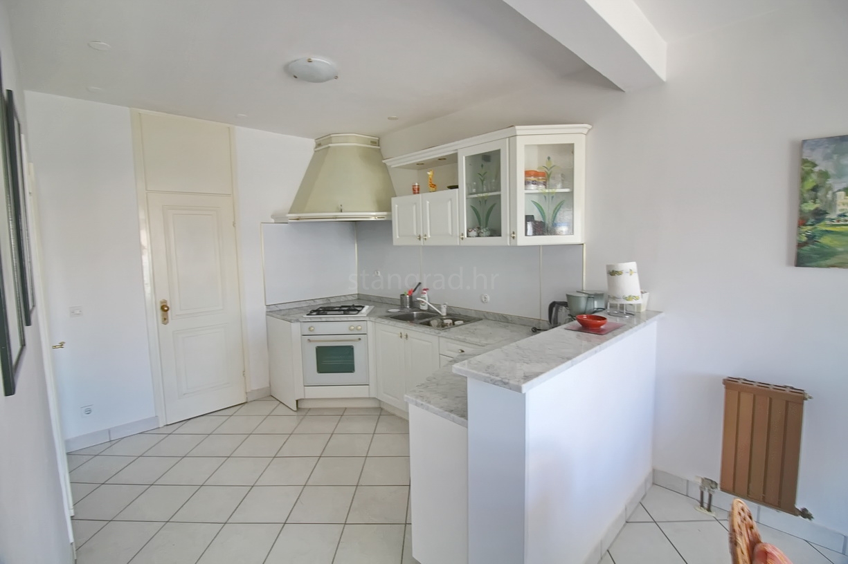 3 bedroom apartment in Omišalj, Croatia – 103562