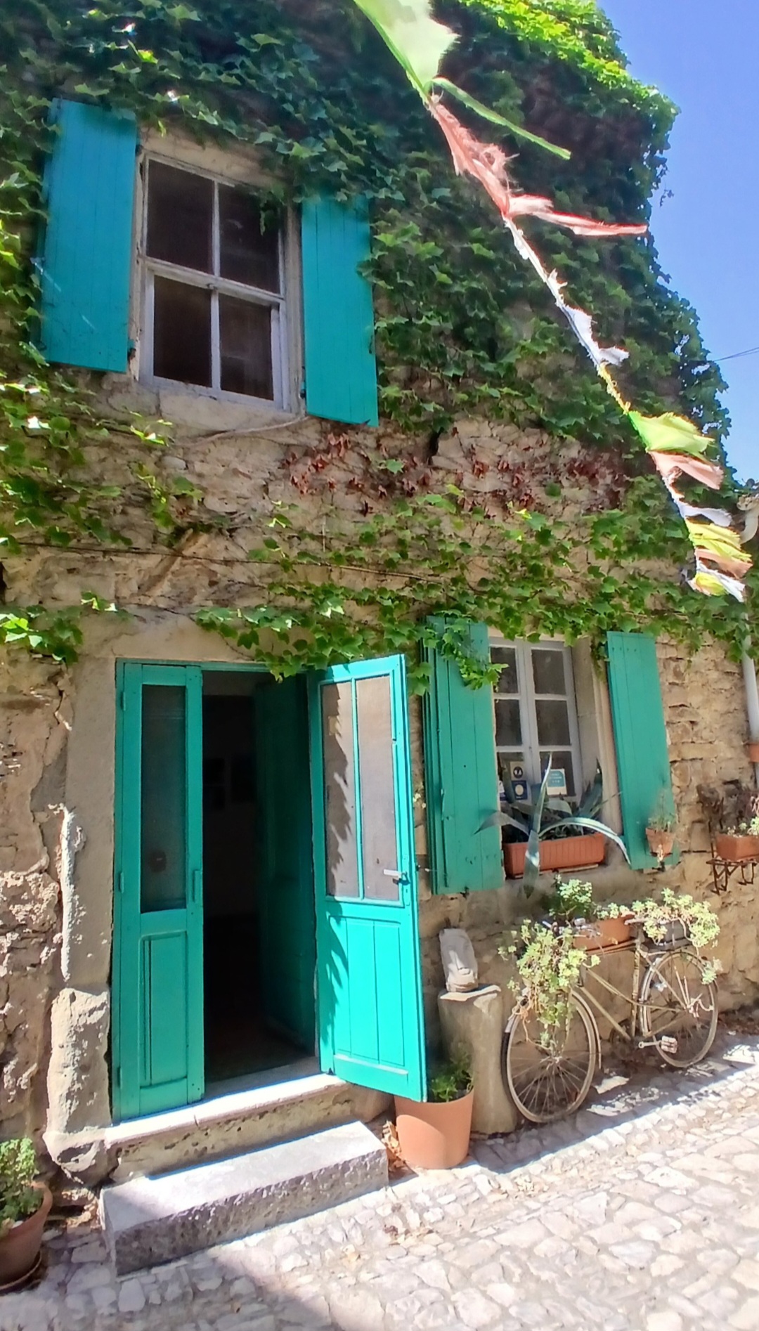 3 bedroom House in Olonzac, Herault, France – co151200e
