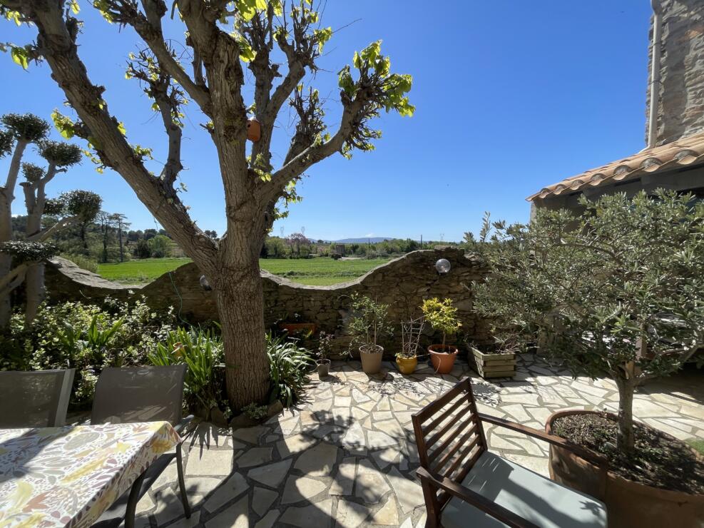 Saint Frichoux – Spacious village property with countryside views.