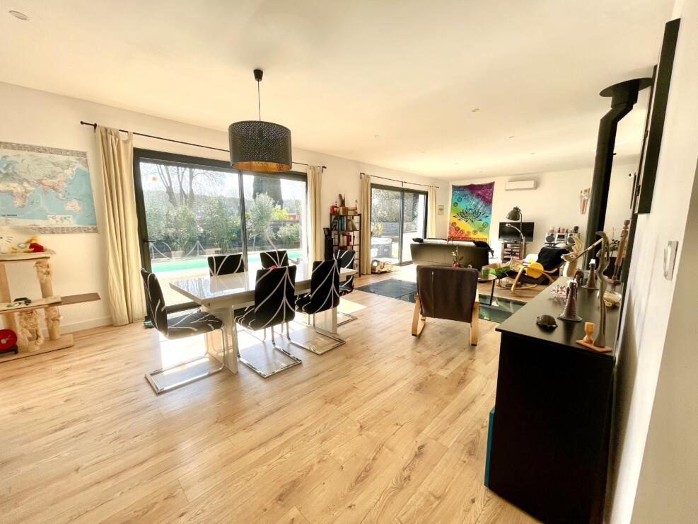 Escales – a newly built villa style property with 4 bedrooms, open plan living and swimming pool.