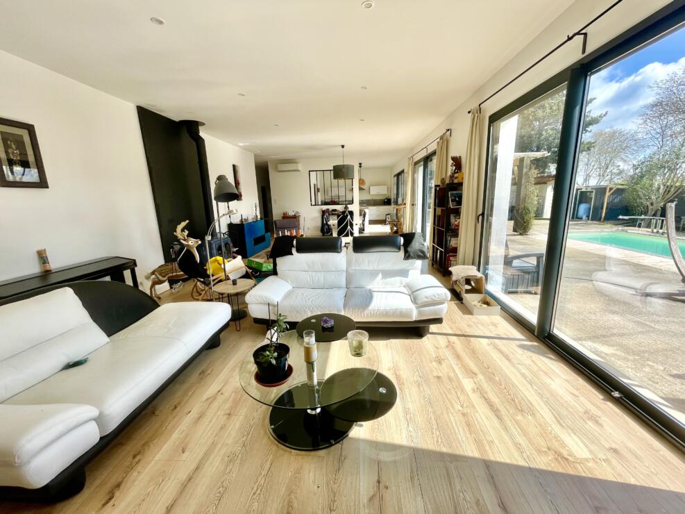 Escales – a newly built villa style property with 4 bedrooms, open plan living and swimming pool.