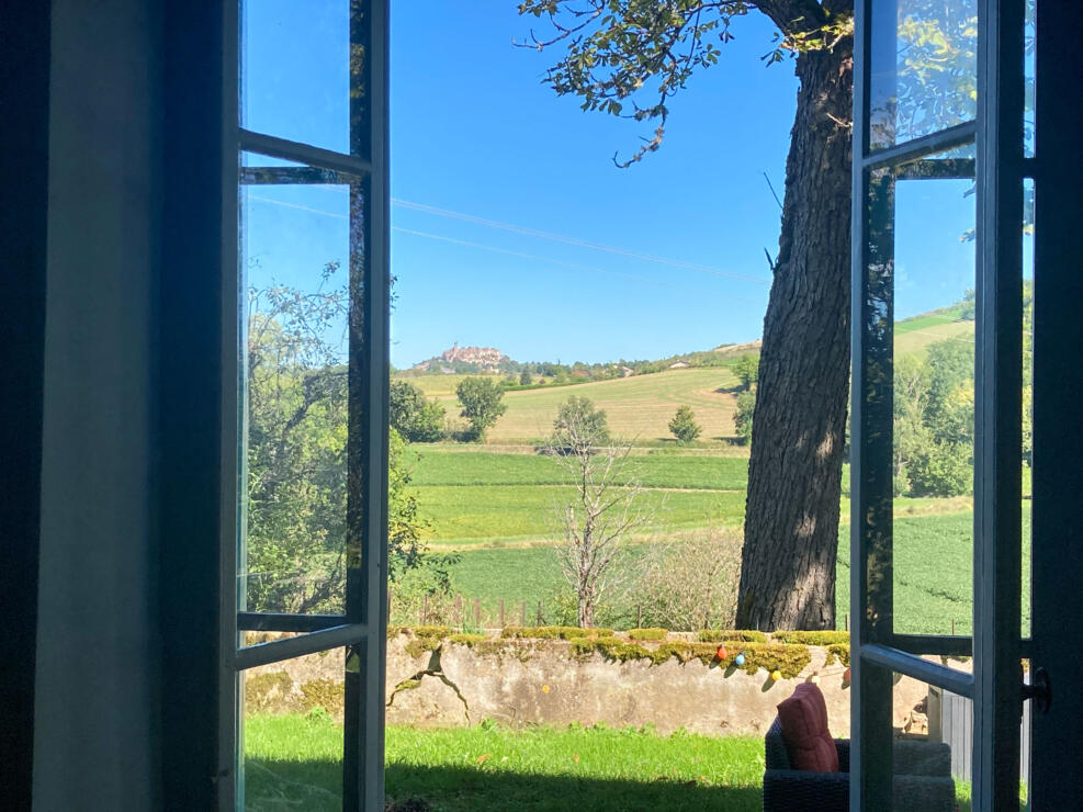 Stunning family house with breathtaking views of Cordes-sur-Ciel, a pool and potentials for B&B income