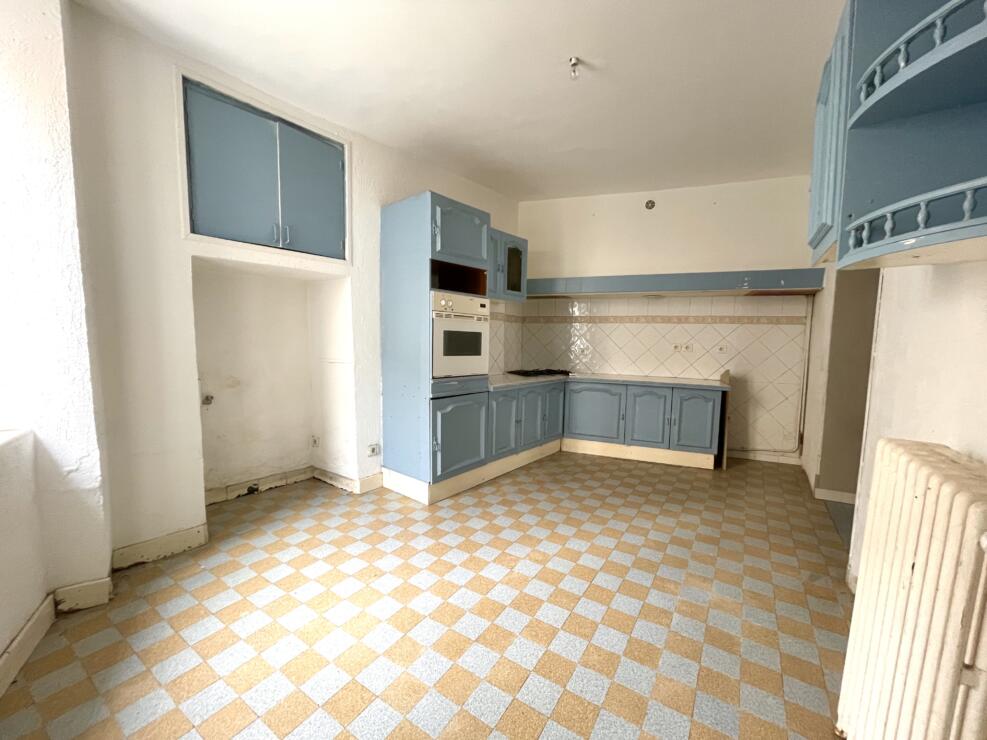 Villalier – 3 bedrooms house with roof terrace in the heart of a popular village.
