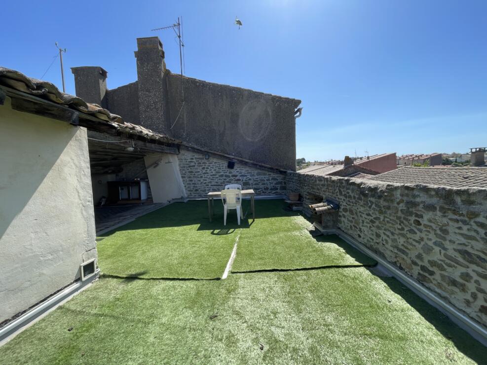 Villalier – 3 bedrooms house with roof terrace in the heart of a popular village.