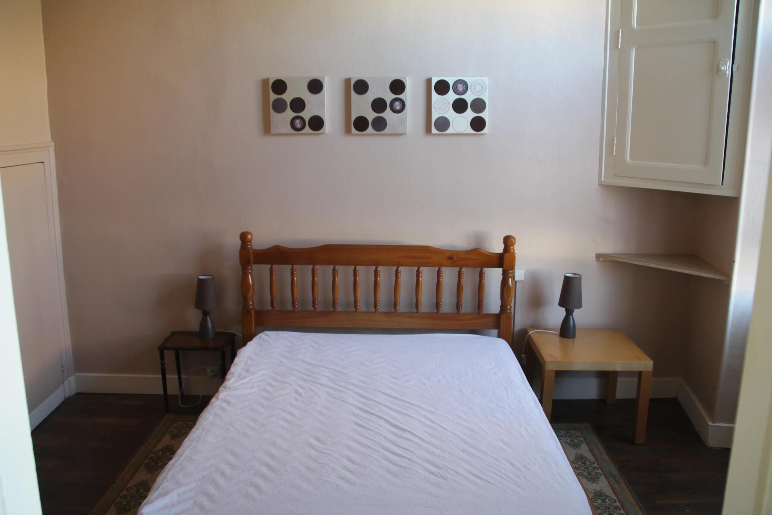 Great investment opportunity, building with 3 small rental apartments, Poitou-Charentes – France – BVI86348