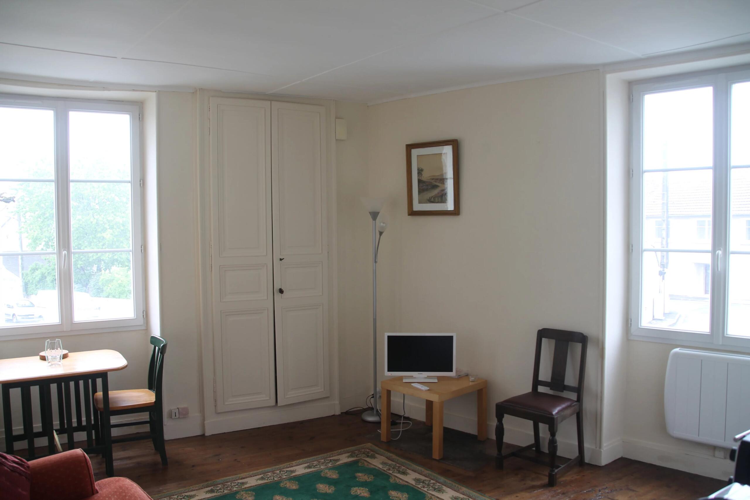 Great investment opportunity, building with 3 small rental apartments, Poitou-Charentes – France – BVI86348