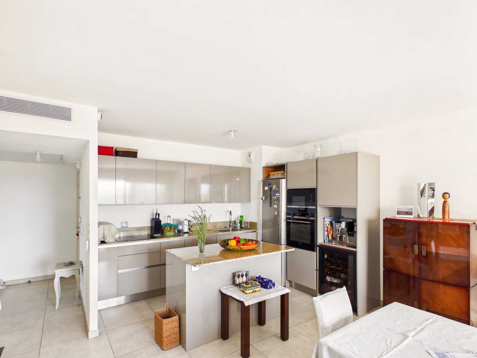 Contemporary Apartment of about 93m² with Panoramic Views over Aix-en-Provence, Provence-Alpes-Côte d’Azur – France – BVI86264