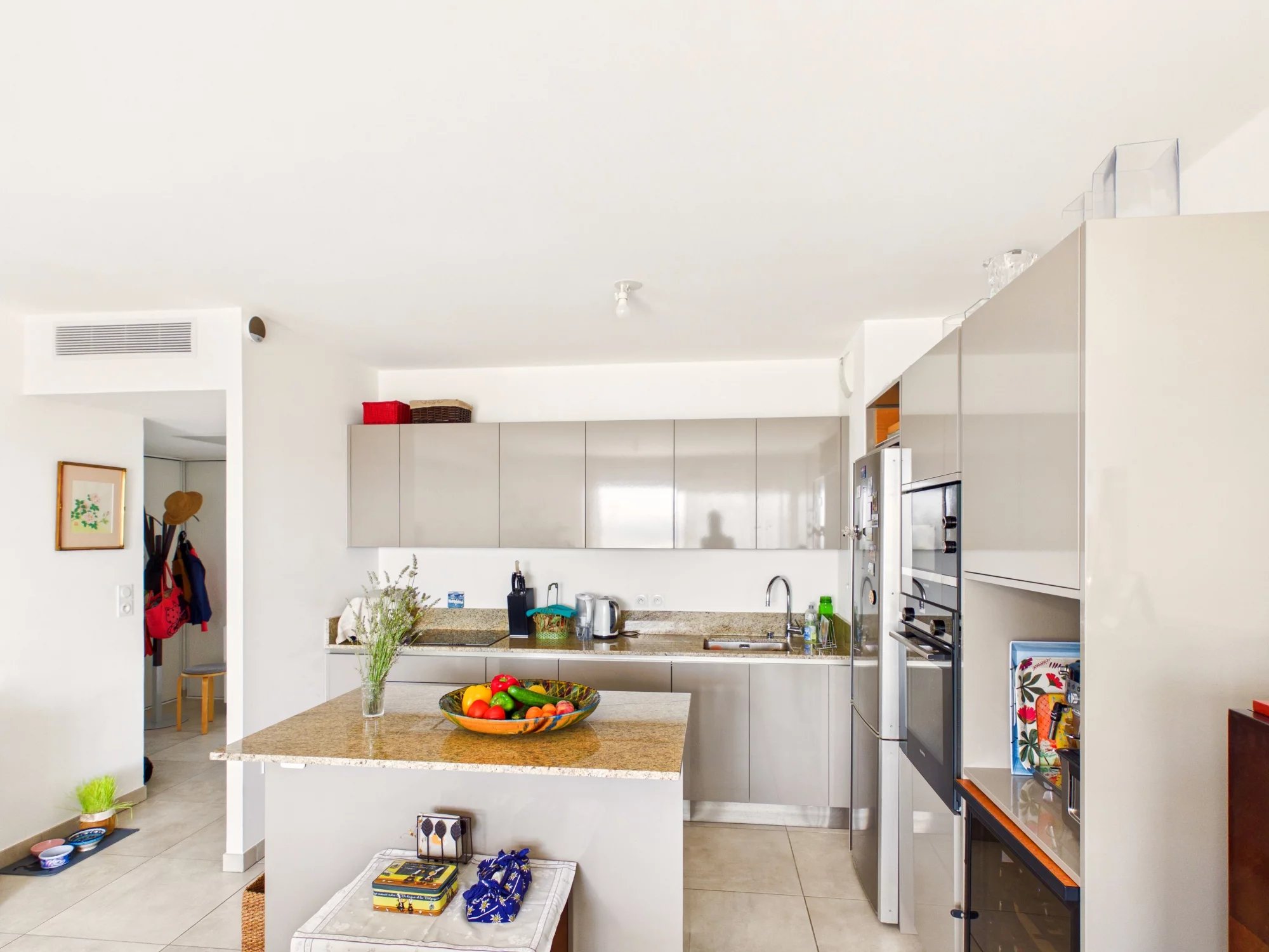Contemporary Apartment of about 93m² with Panoramic Views over Aix-en-Provence, Provence-Alpes-Côte d’Azur – France – BVI86264