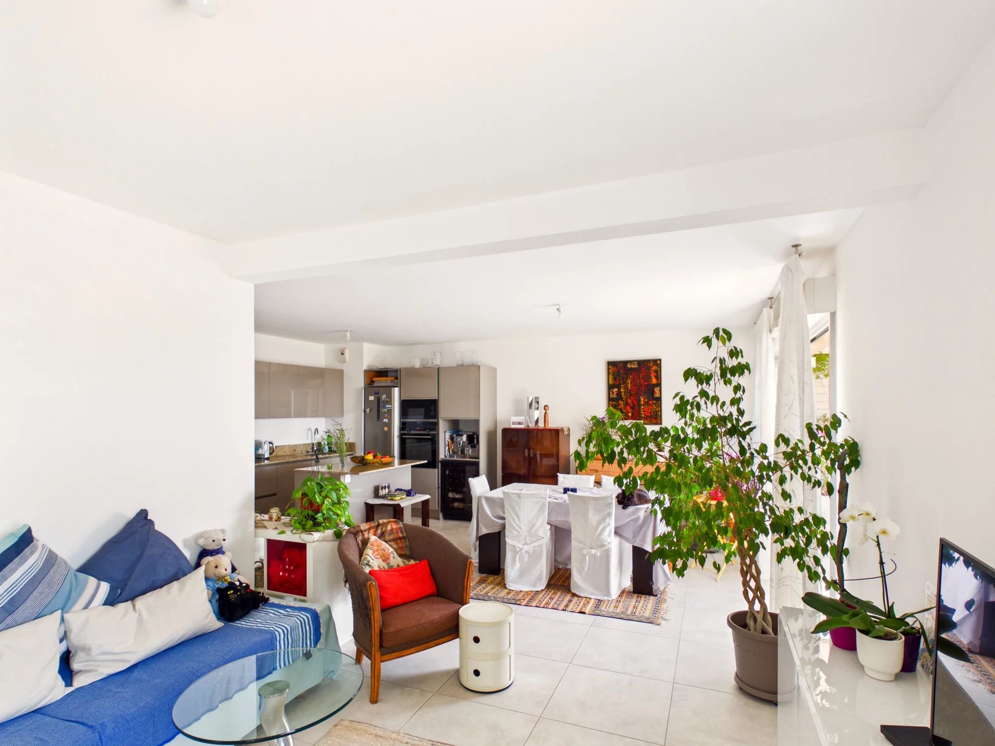 Contemporary Apartment of about 93m² with Panoramic Views over Aix-en-Provence, Provence-Alpes-Côte d’Azur – France – BVI86264