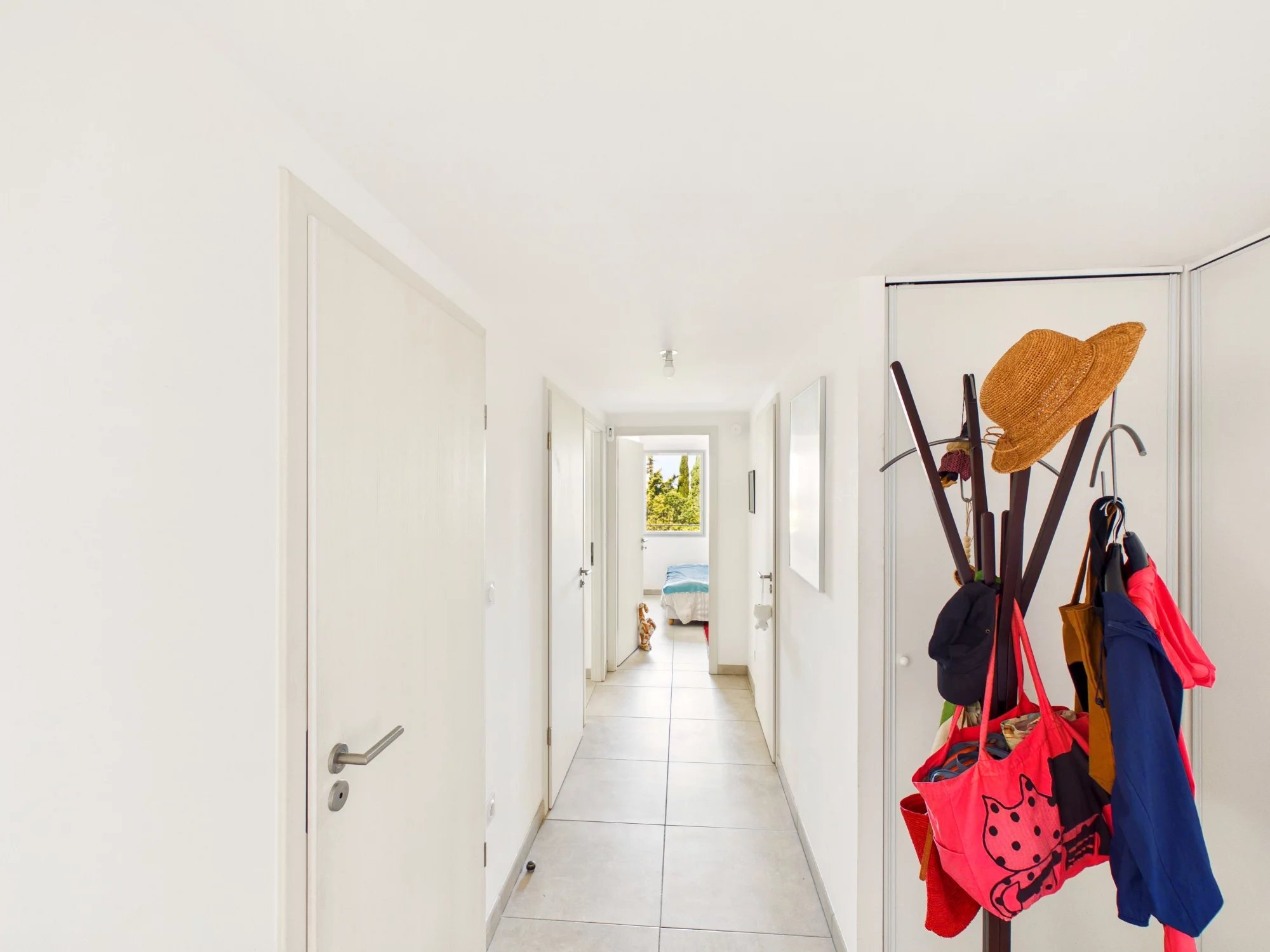 Contemporary Apartment of about 93m² with Panoramic Views over Aix-en-Provence, Provence-Alpes-Côte d’Azur – France – BVI86264
