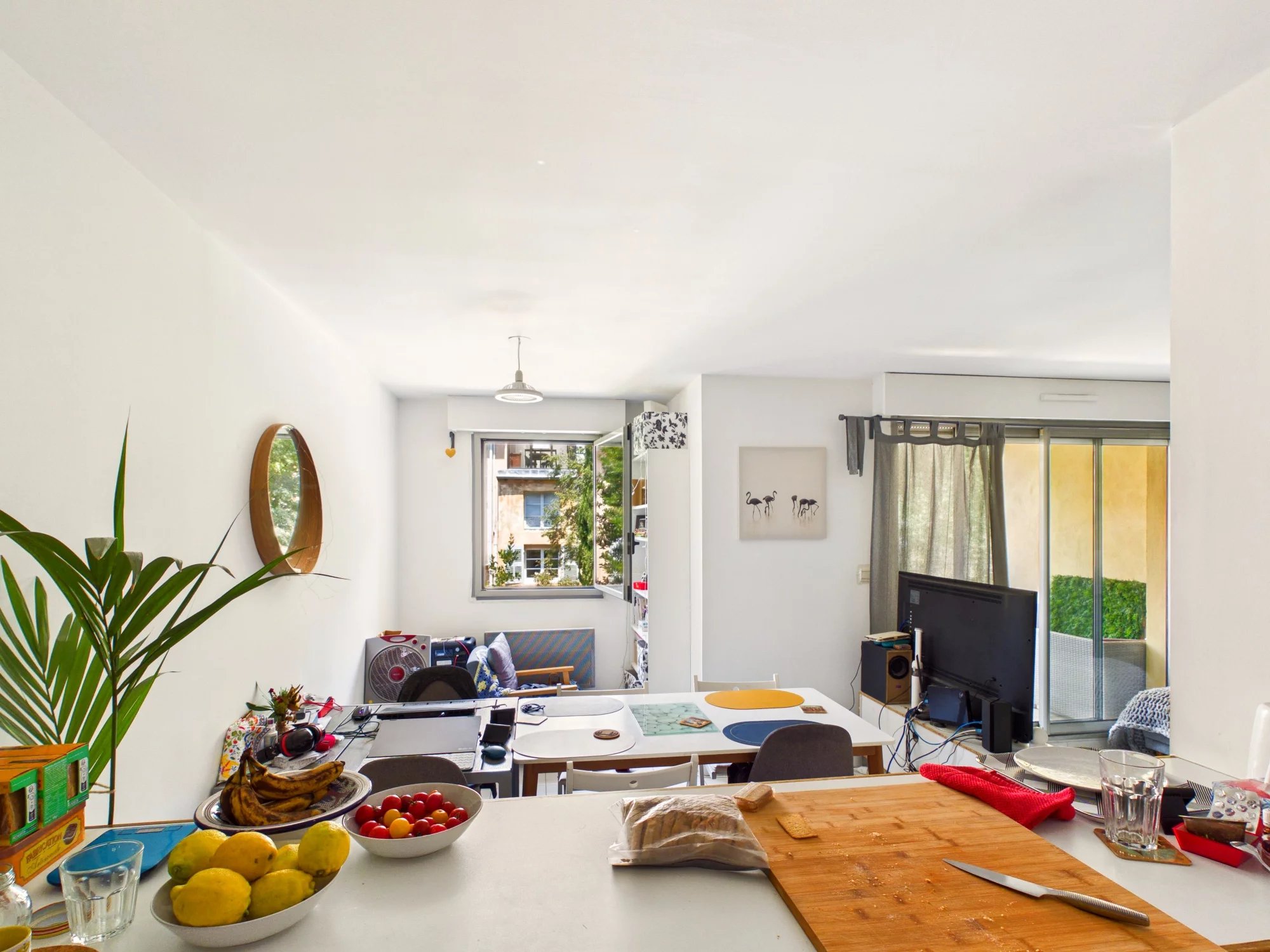AIX-EN-PROVENCE – HISTORIC CITY CENTRE Rare Opportunity – 2-Bedroom Apartment with Terrace, Lift and Private Garage, Provence-Alpes-Côte d’Azur – France – BVI86096