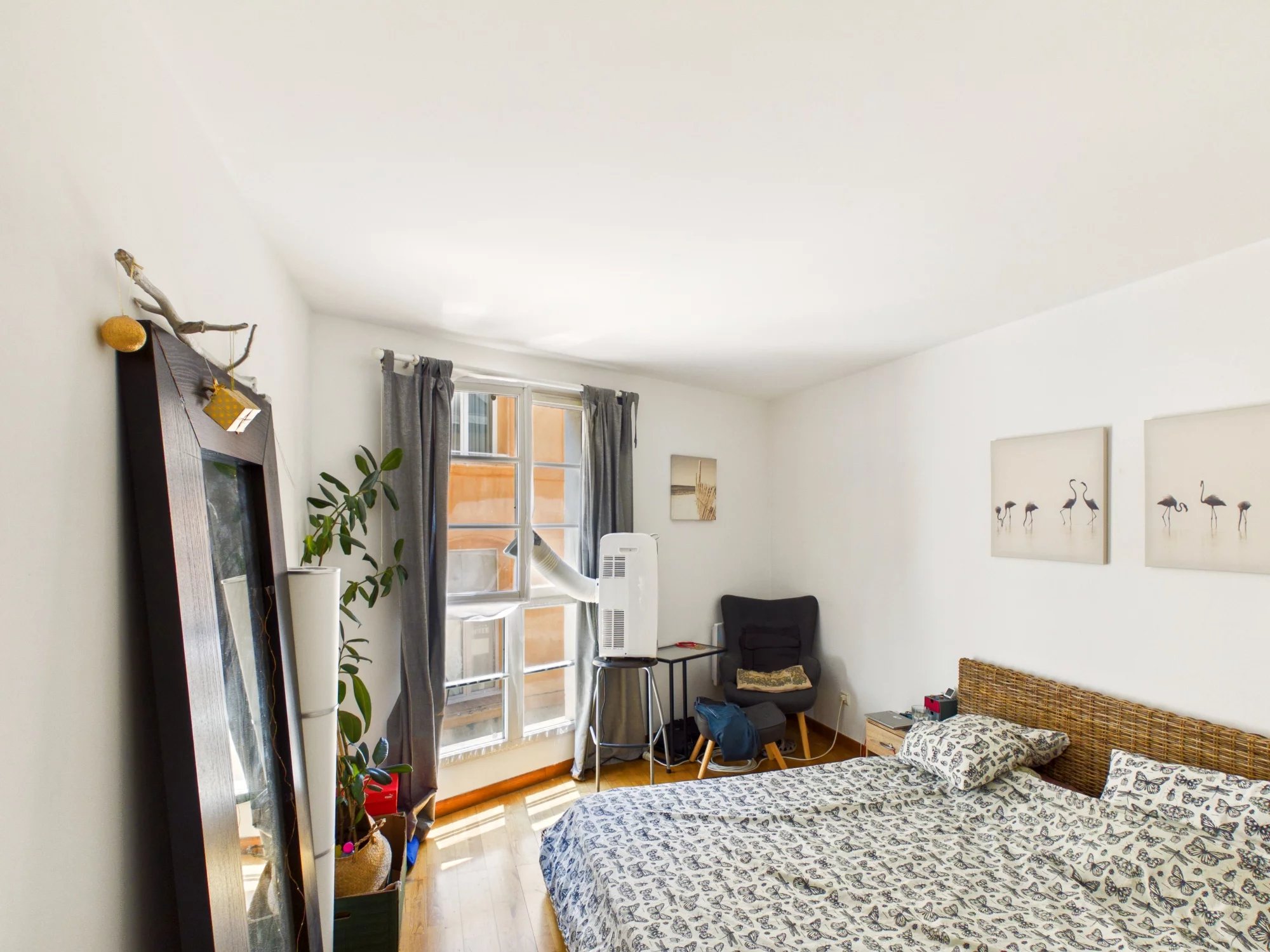 AIX-EN-PROVENCE – HISTORIC CITY CENTRE Rare Opportunity – 2-Bedroom Apartment with Terrace, Lift and Private Garage, Provence-Alpes-Côte d’Azur – France – BVI86096