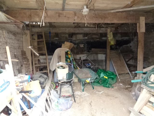 Character Two-Bedroom Cottage to Renovate with Large Barn, Poitou-Charentes – France – BVI71373