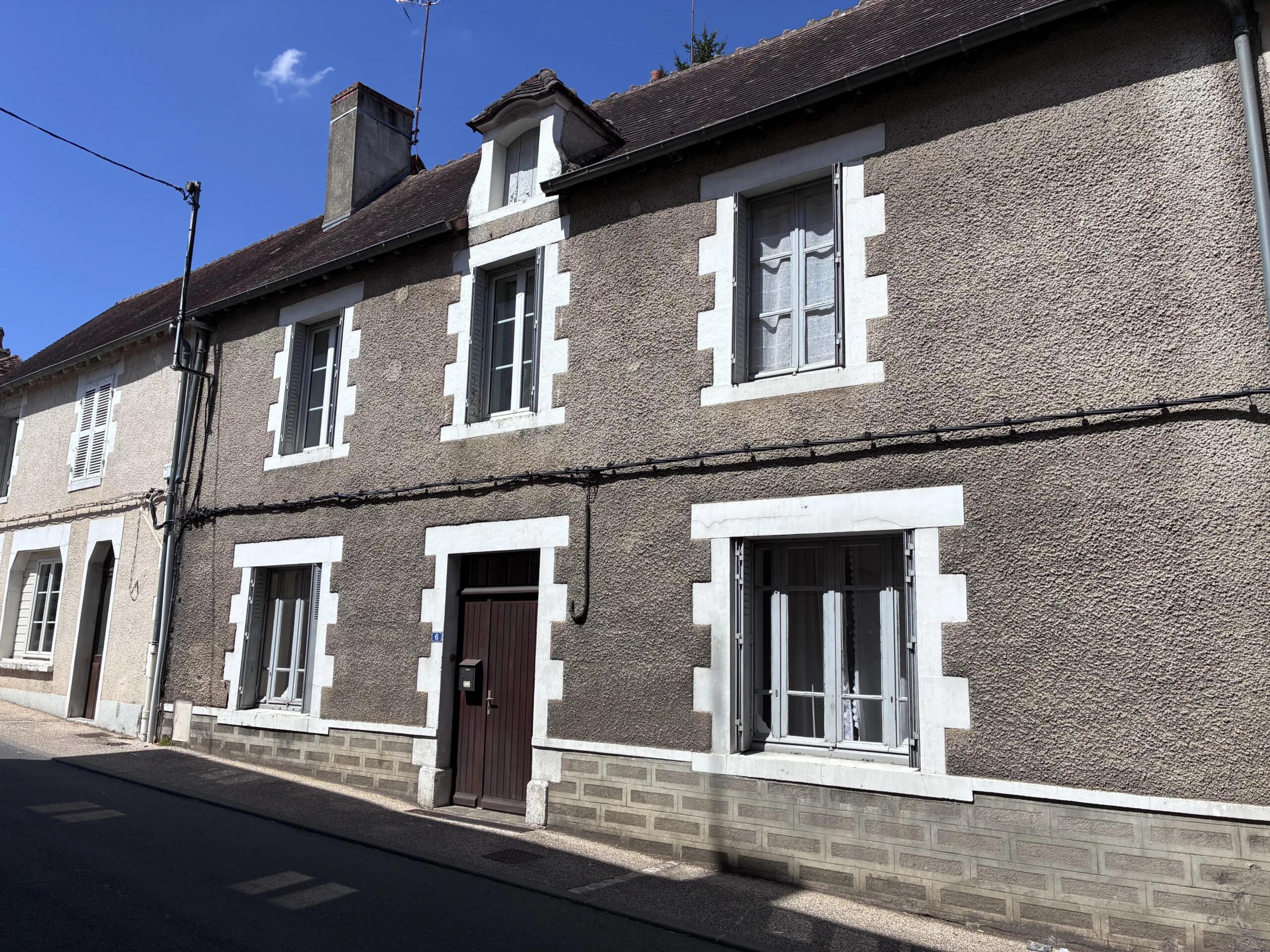 Traditional village house with courtyard, Poitou-Charentes – France – BVI82350