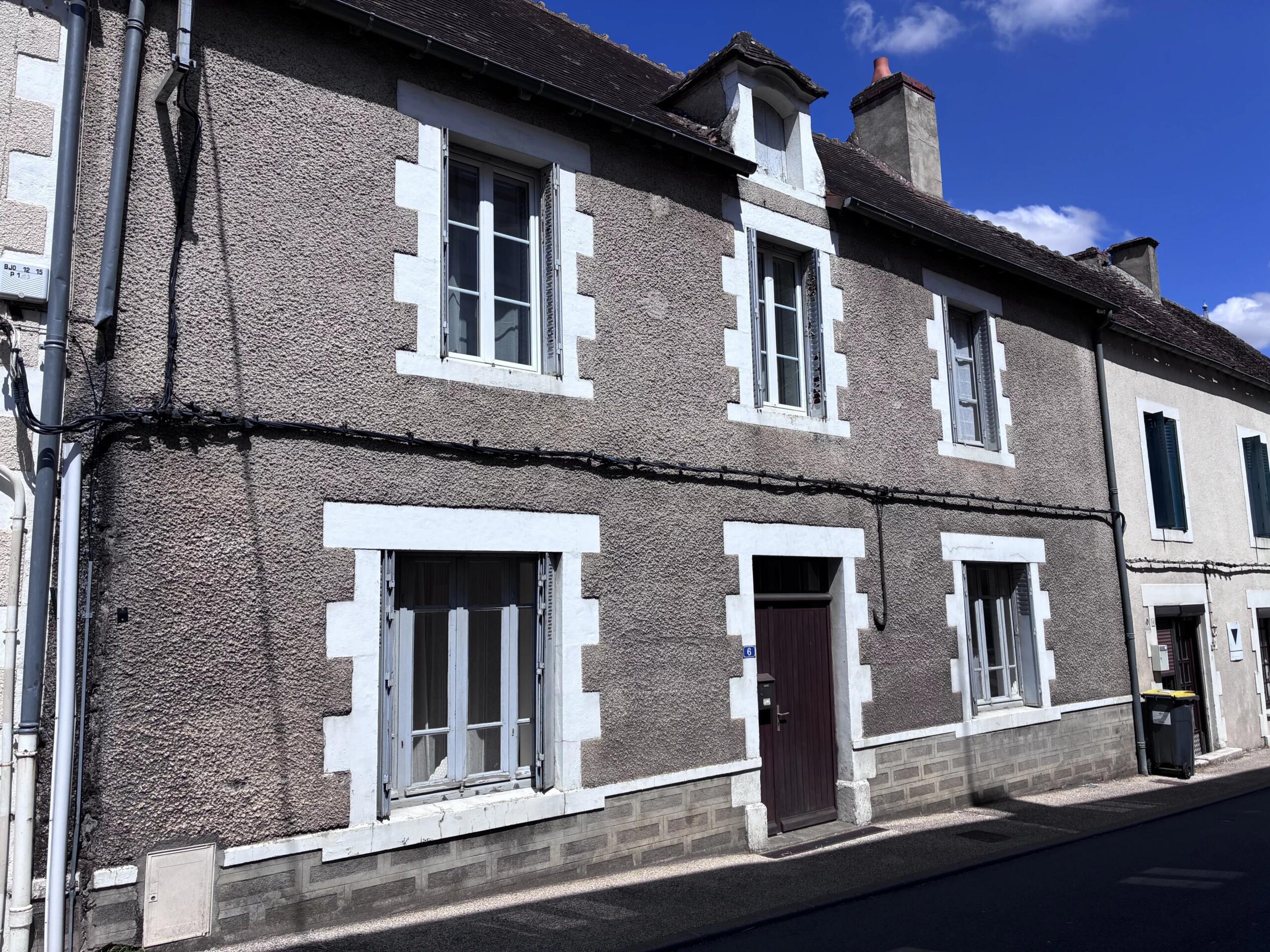 Traditional village house with courtyard, Poitou-Charentes – France – BVI82350
