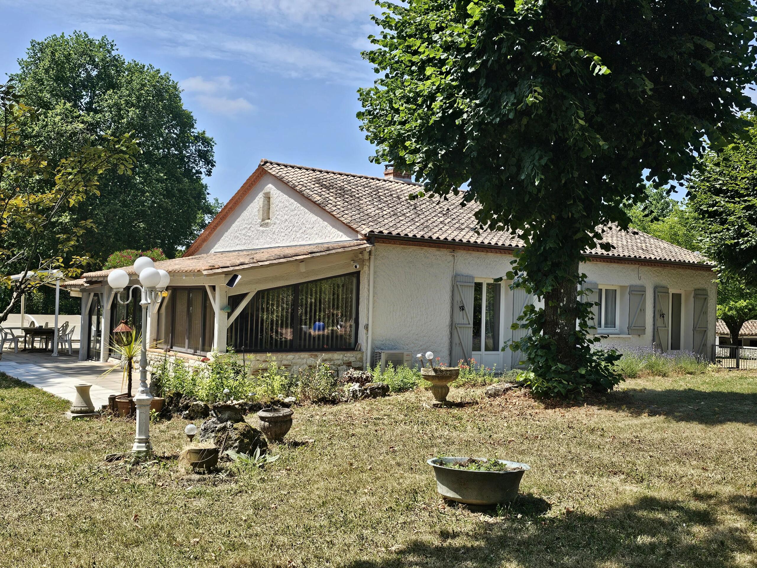 Single storey property in quiet location, Aquitaine – France – BVI86118