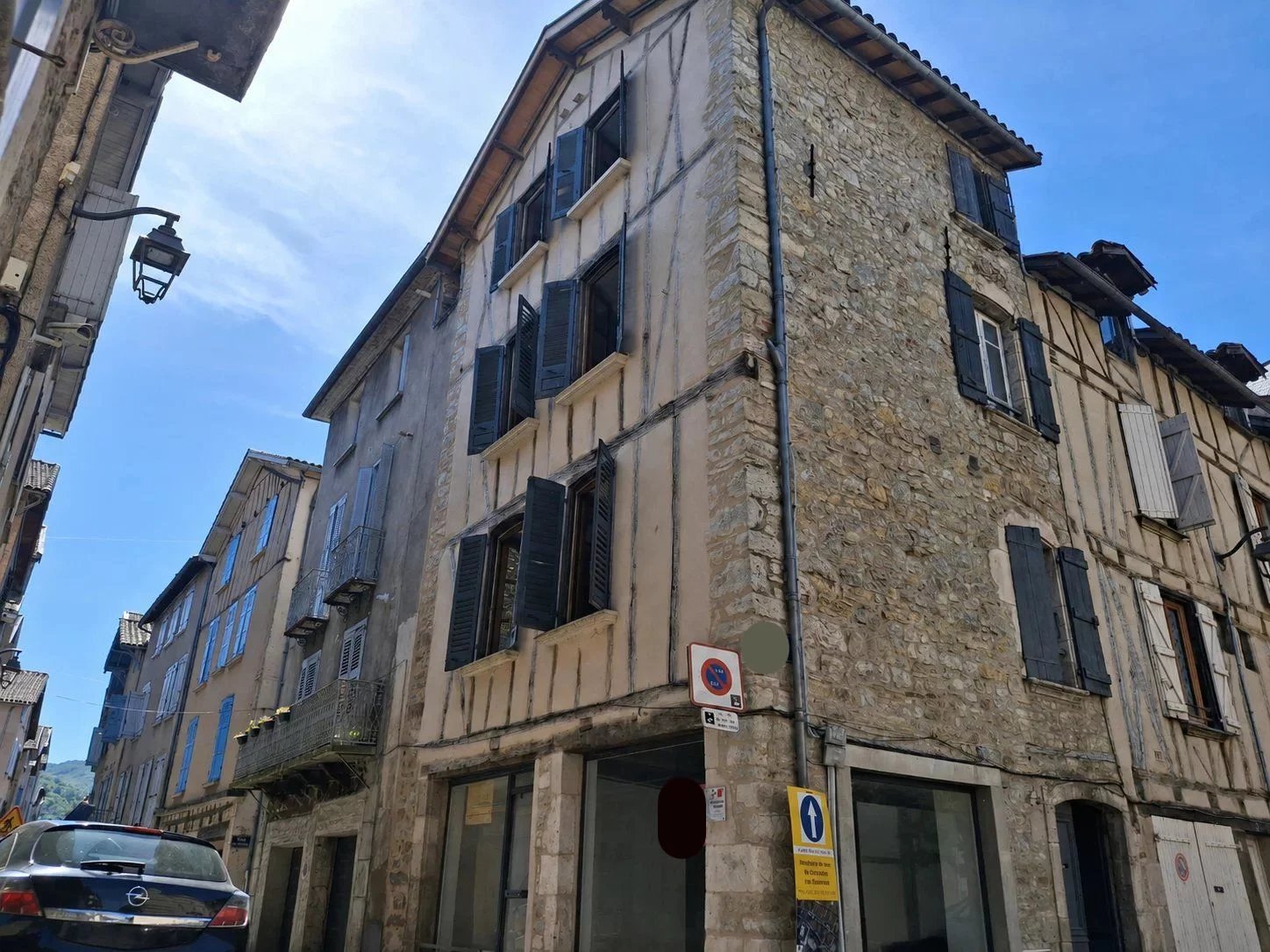 Rare Opportunity to Create Three Stylish Apartments in a Prime Location, Midi-Pyrénées – France – BVI85893